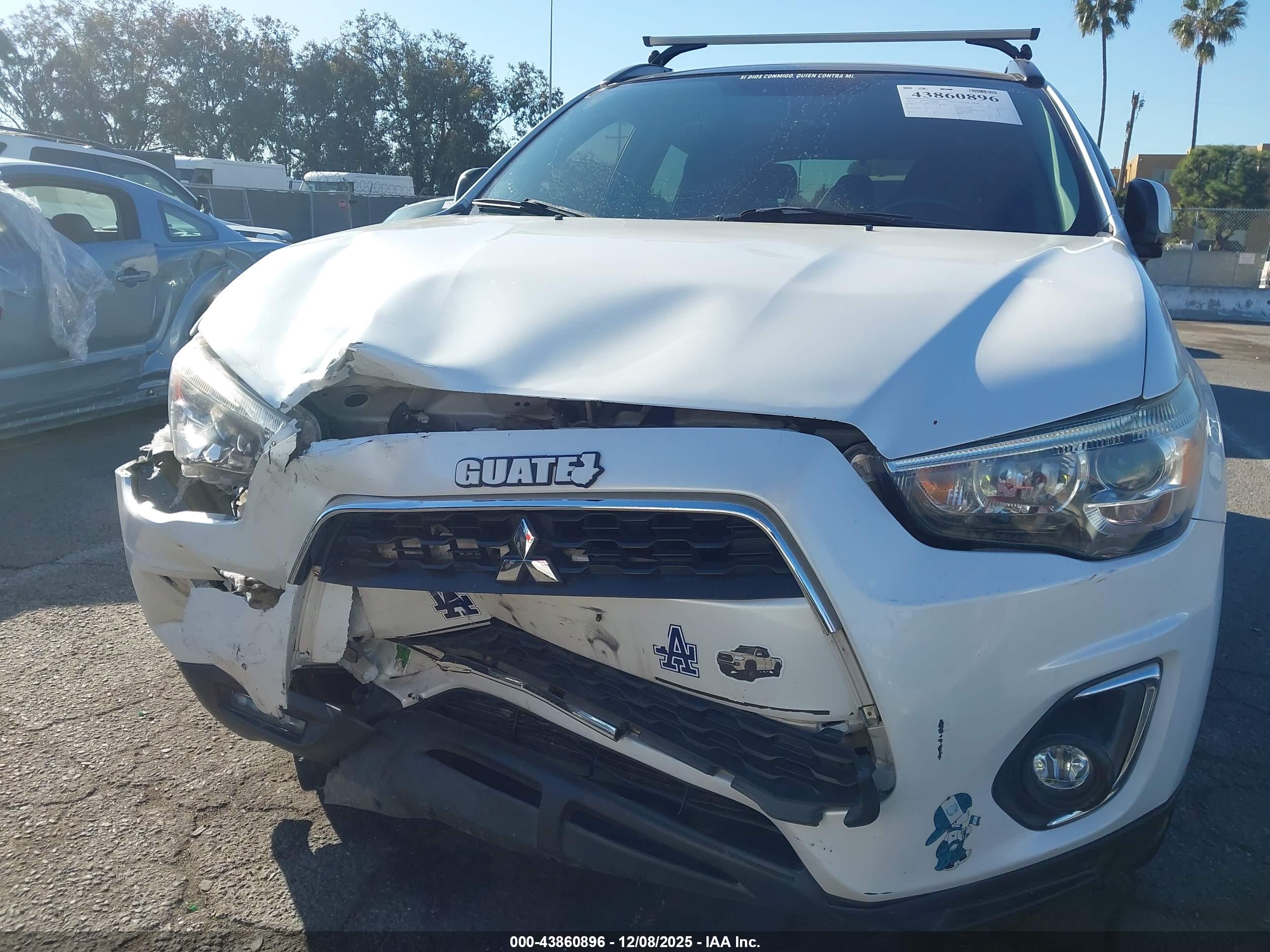 MITSUBISHI OUTLANDER image 6