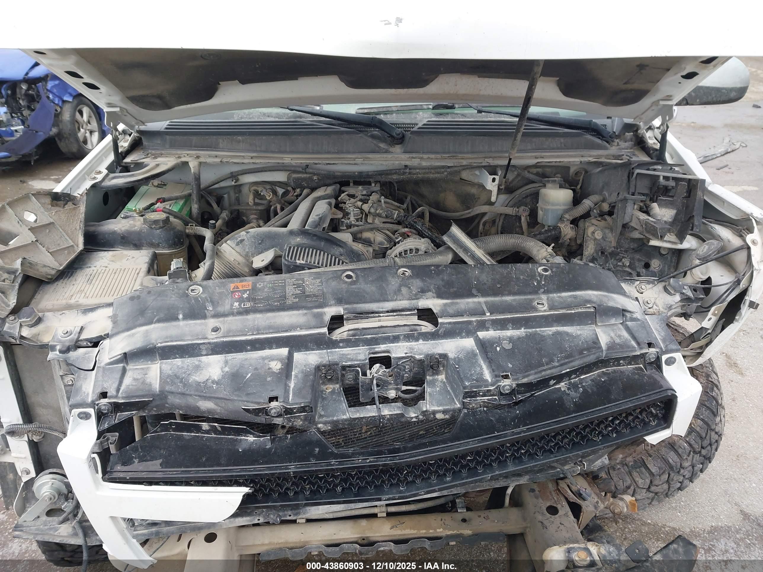 CHEVROLET TAHOE image 10