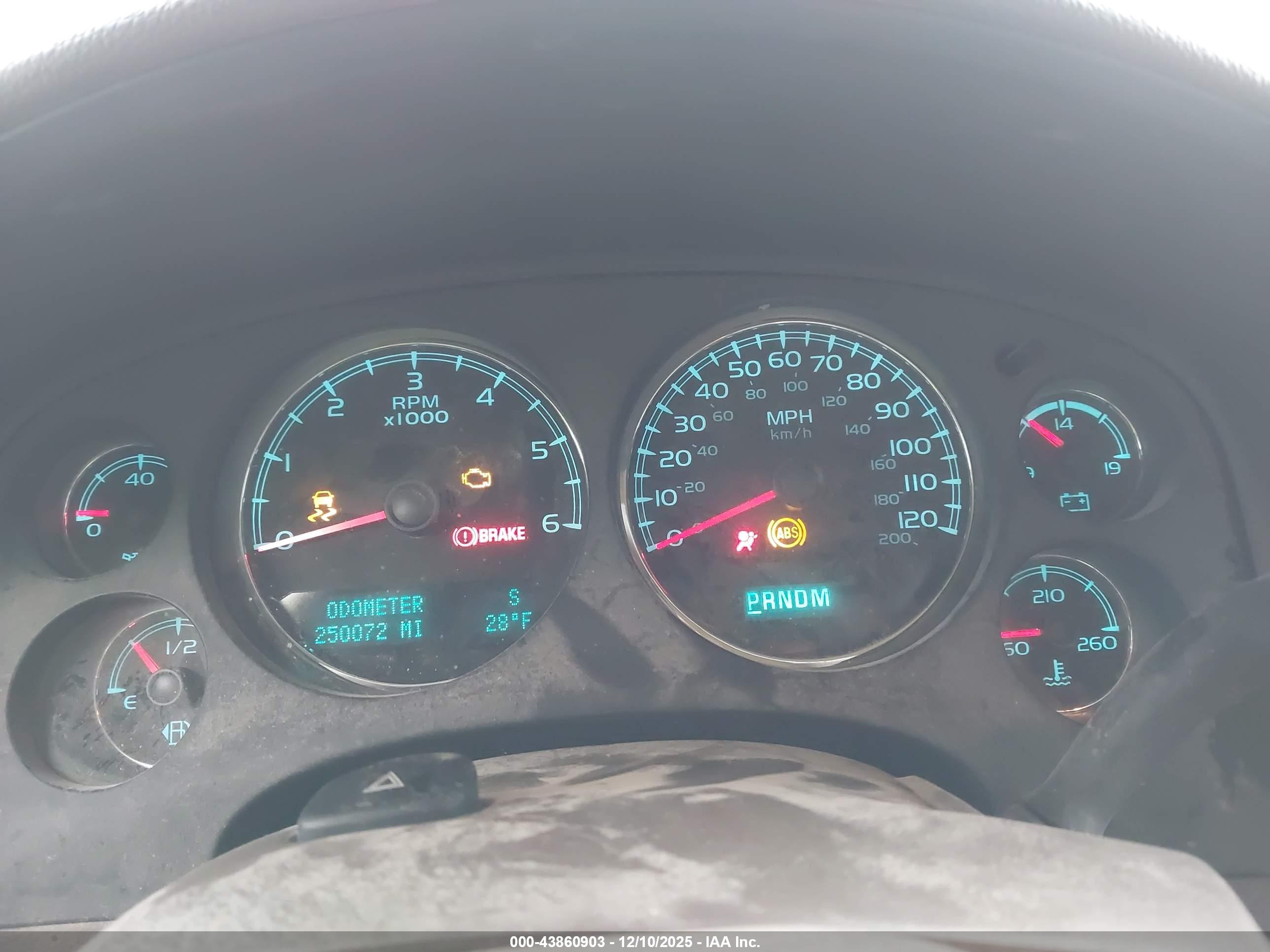 CHEVROLET TAHOE image 7