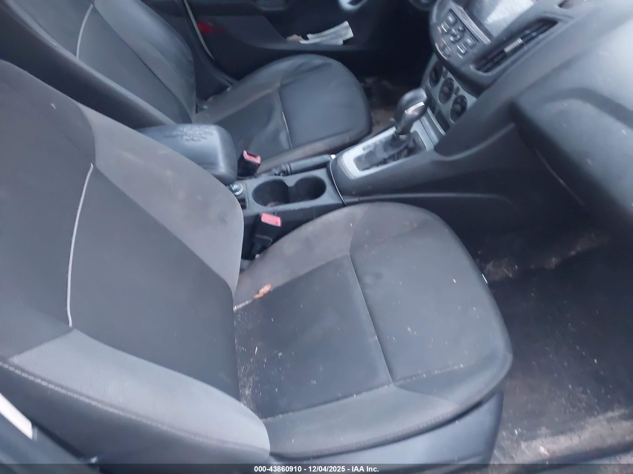 FORD FOCUS image 5