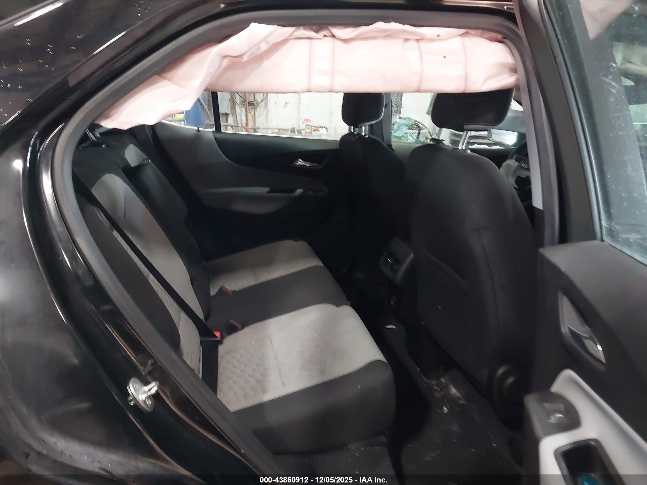 CHEVROLET EQUINOX image 8