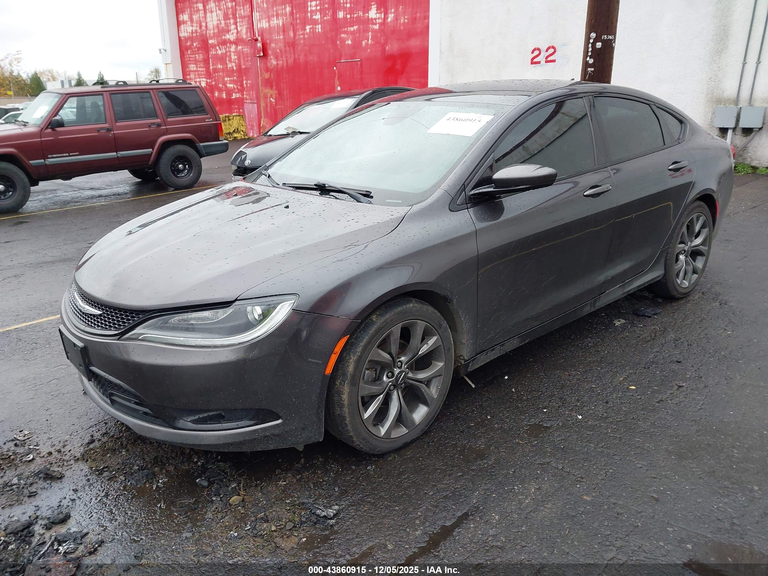 CHRYSLER 200 image 2