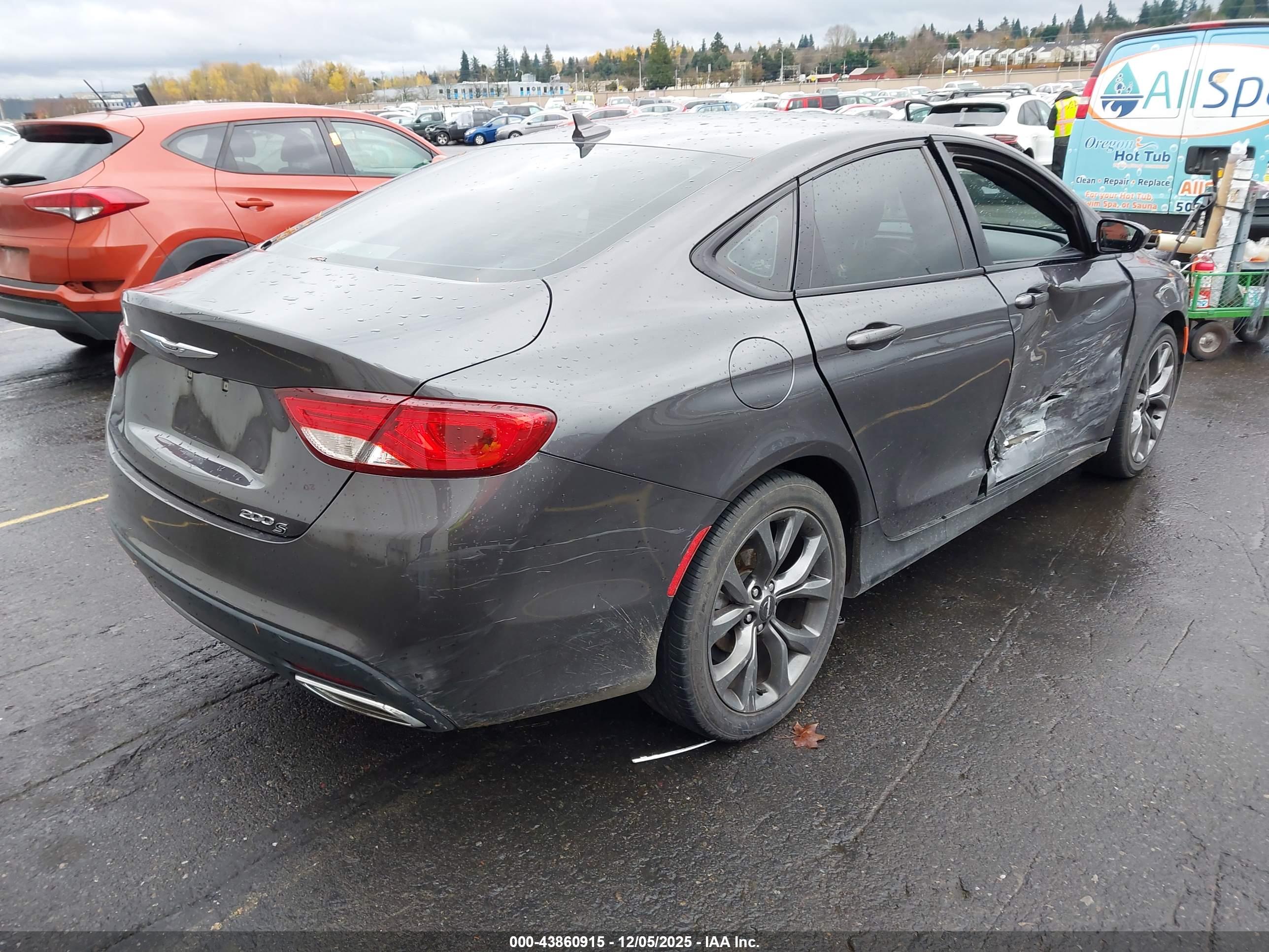 CHRYSLER 200 image 4