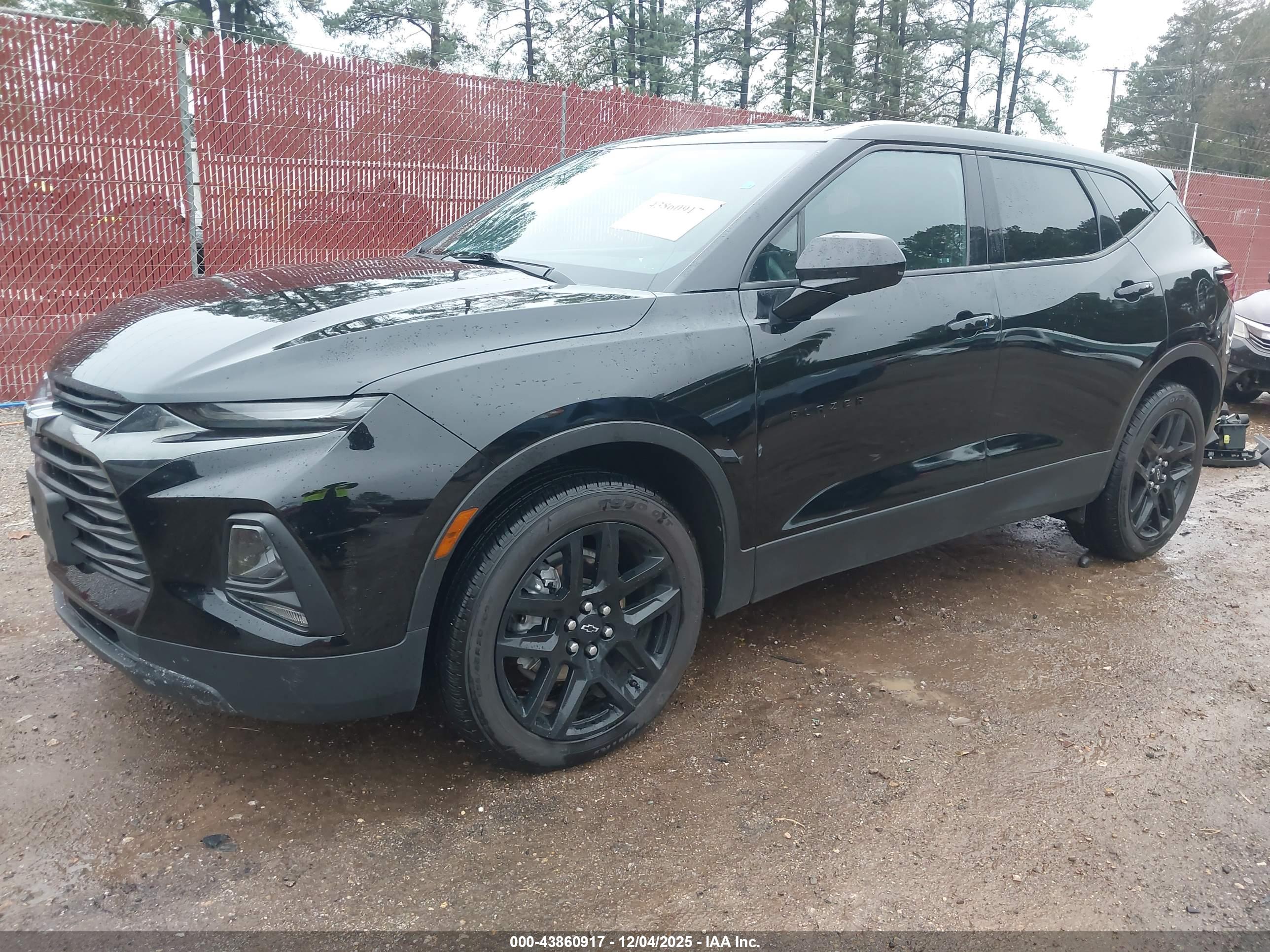 CHEVROLET BLAZER image 2