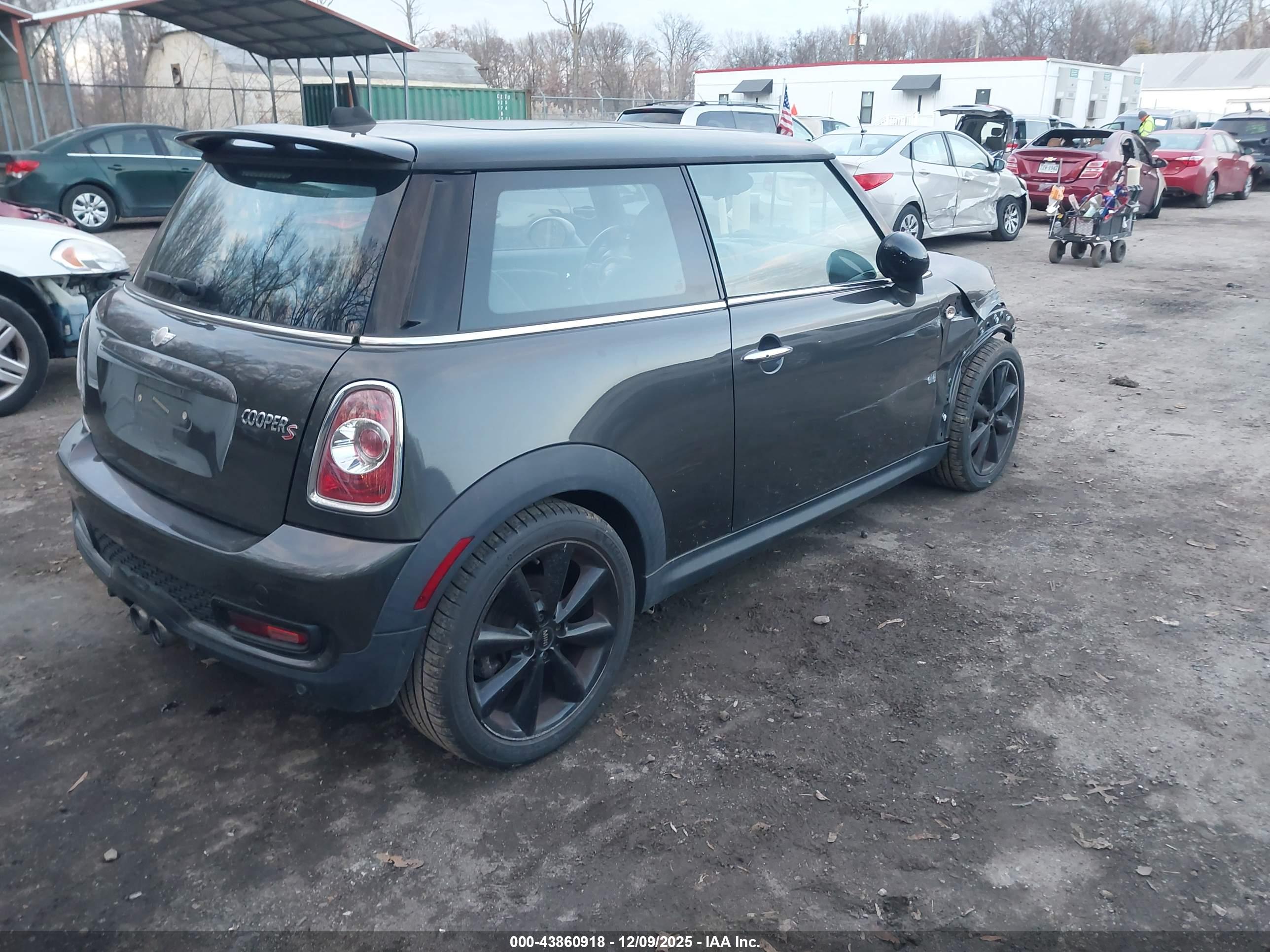 MINI COOPER image 4