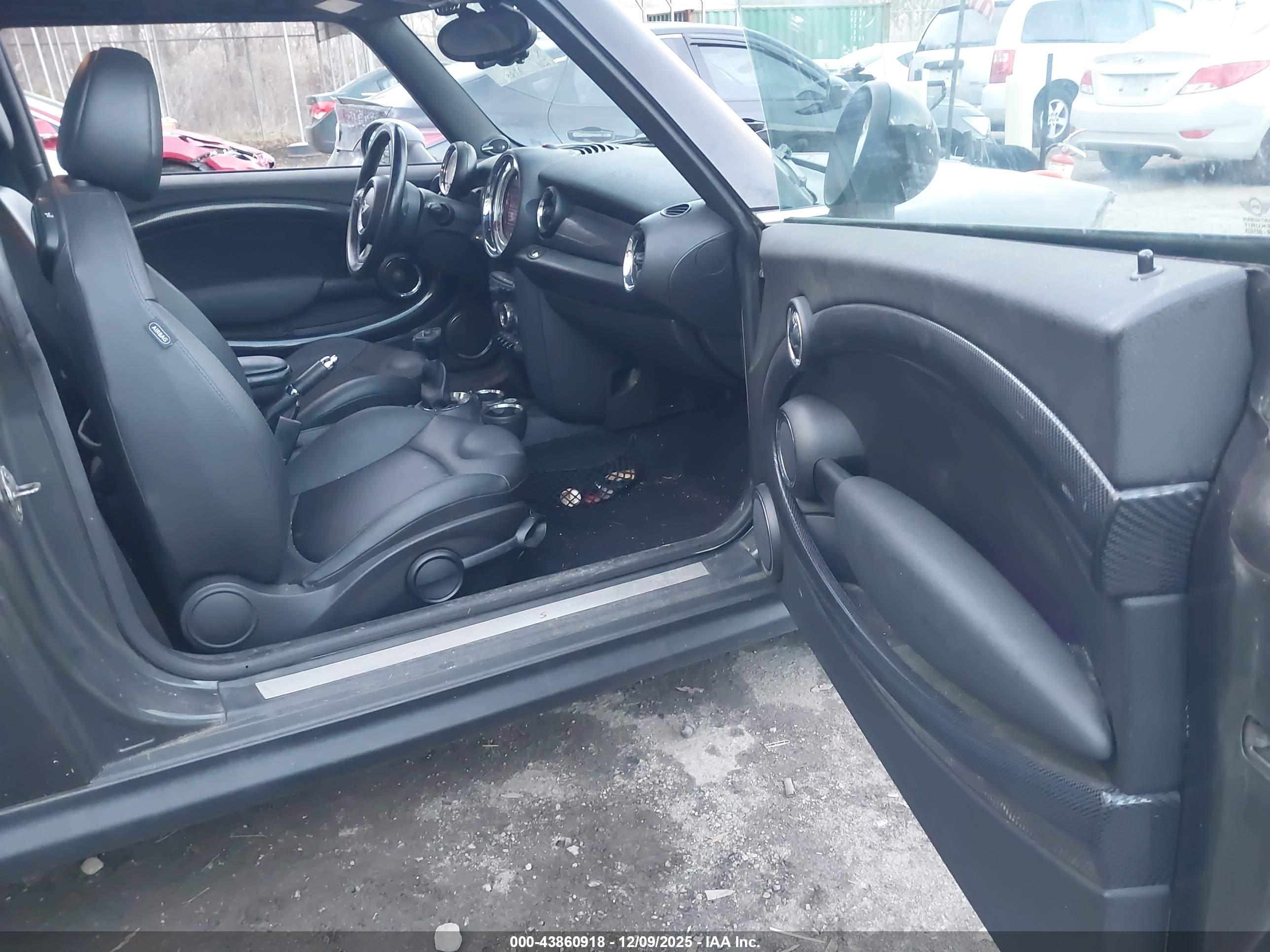 MINI COOPER image 5