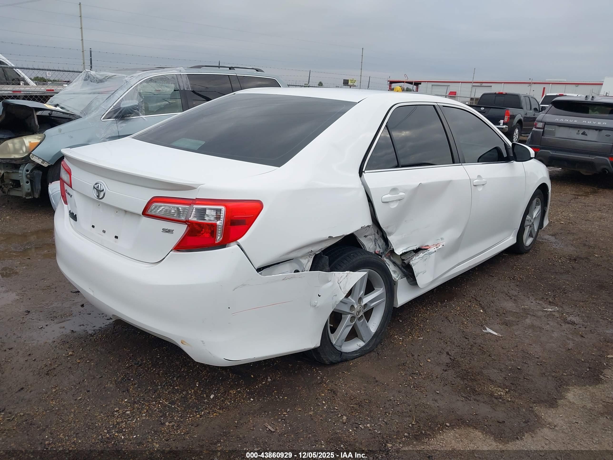 TOYOTA CAMRY image 4