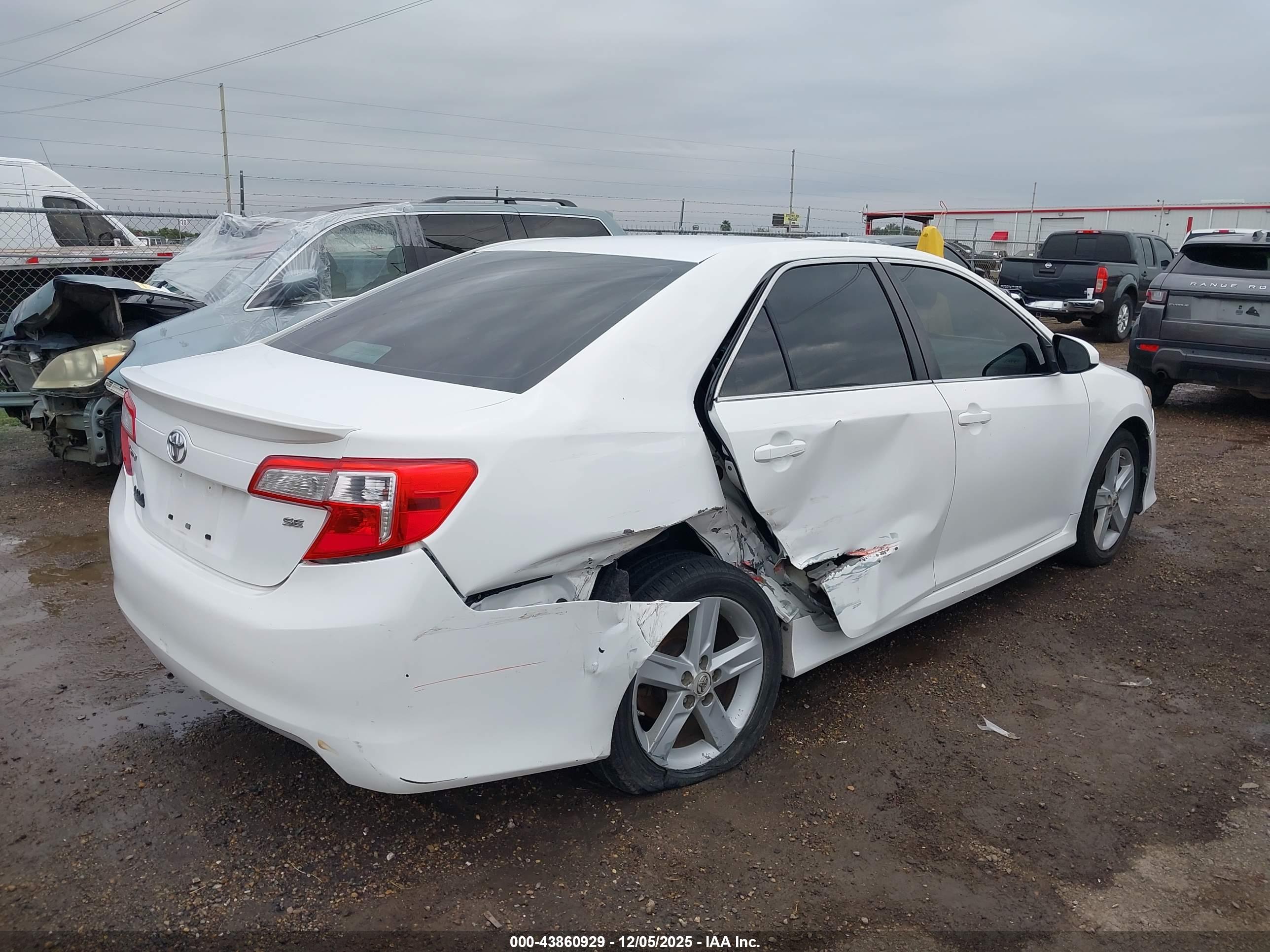 TOYOTA CAMRY image 6