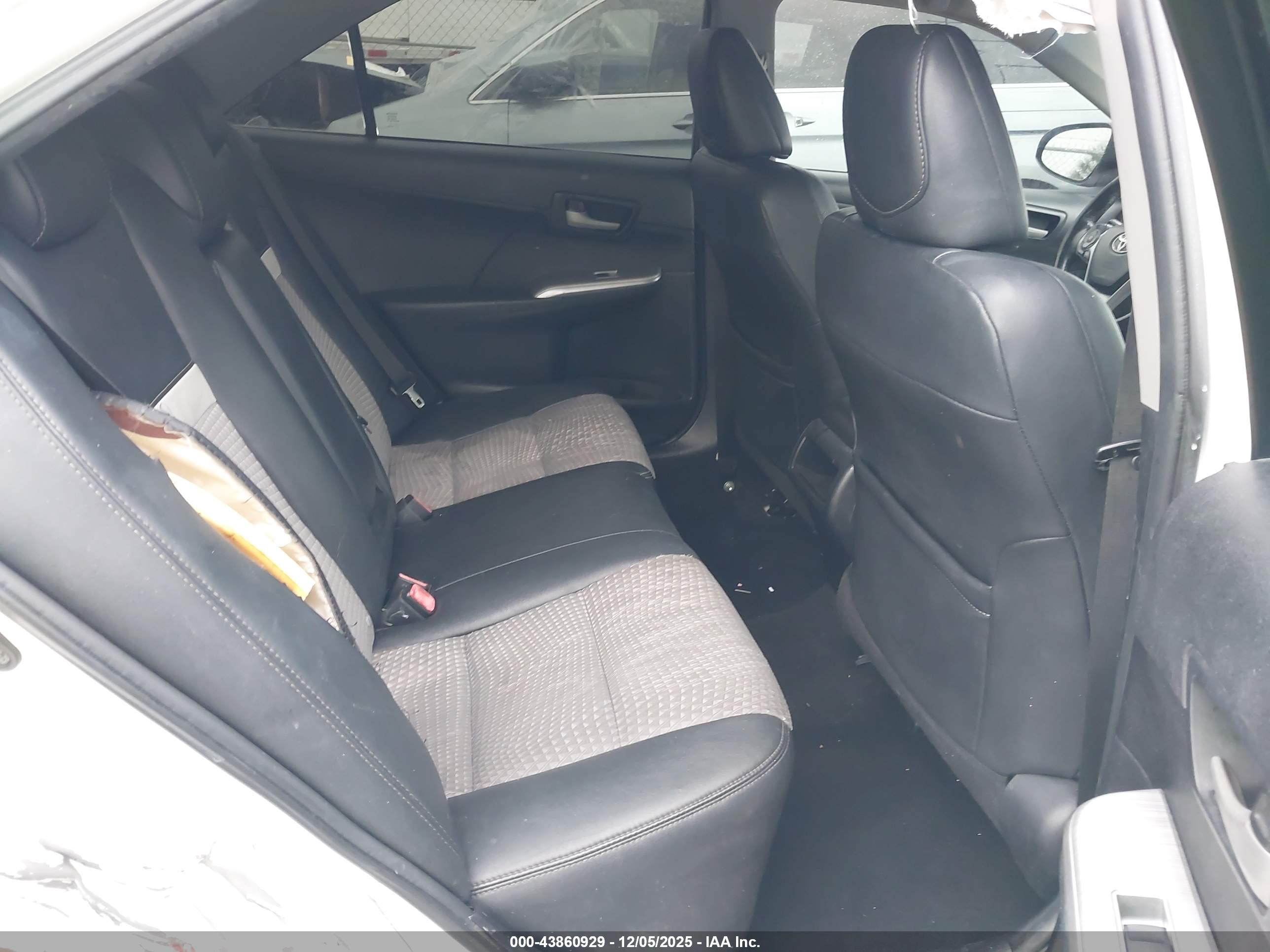 TOYOTA CAMRY image 8