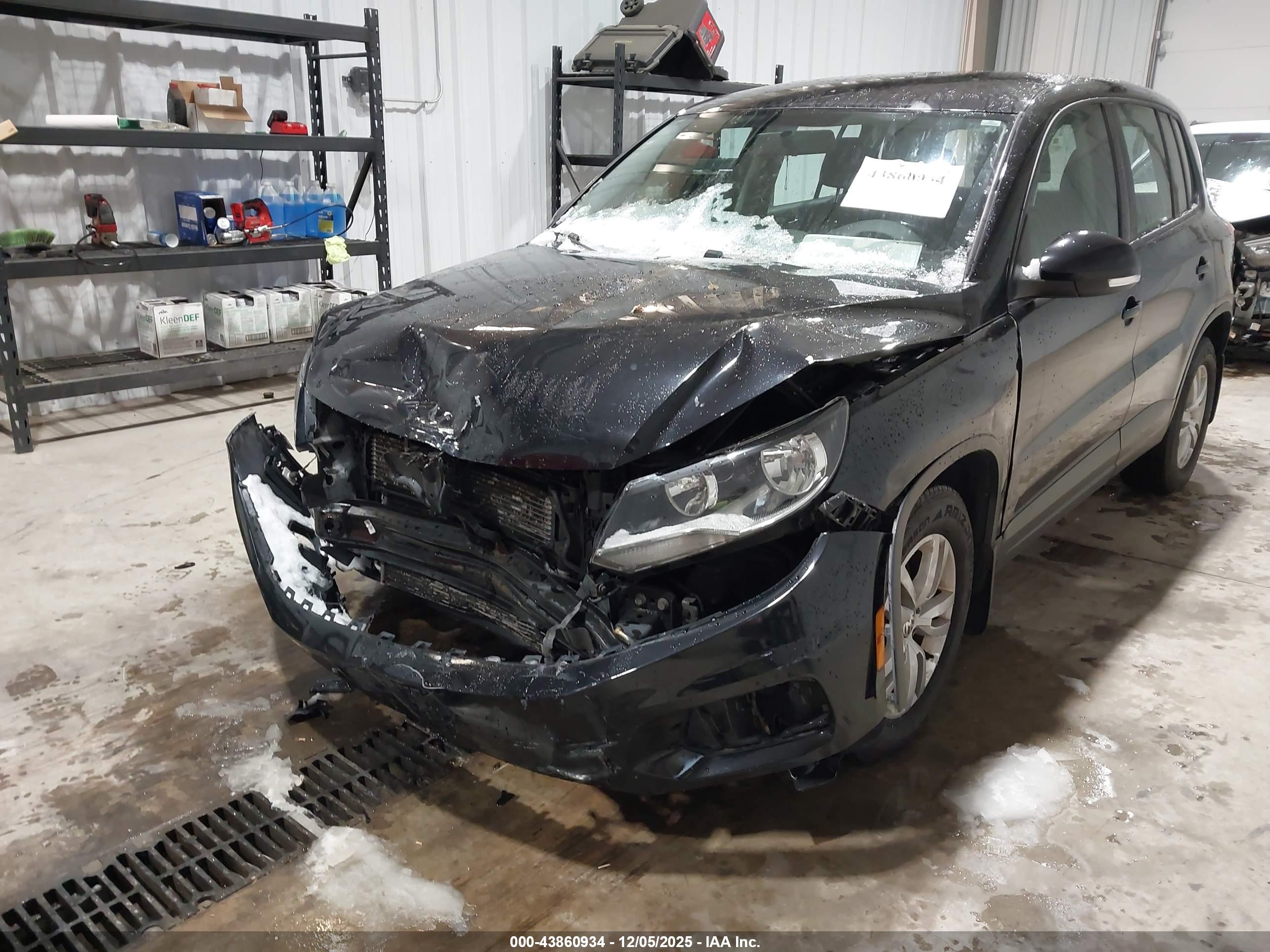 VOLKSWAGEN TIGUAN image 6