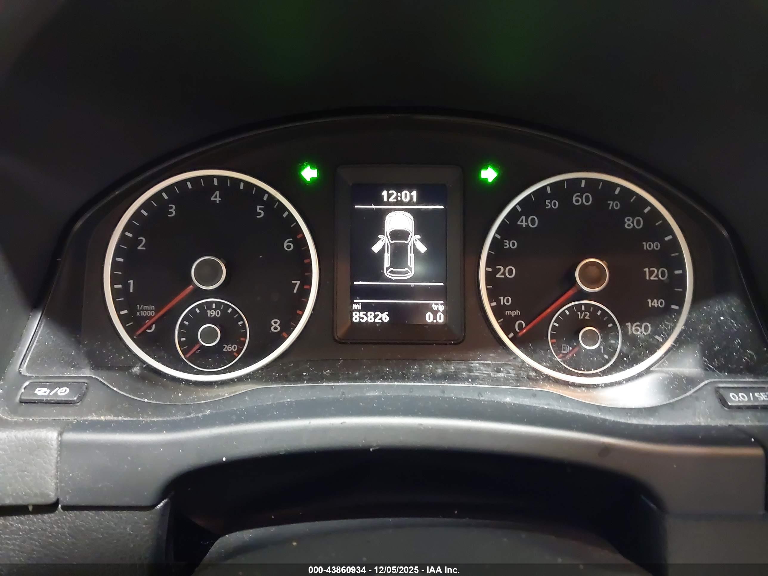 VOLKSWAGEN TIGUAN image 7