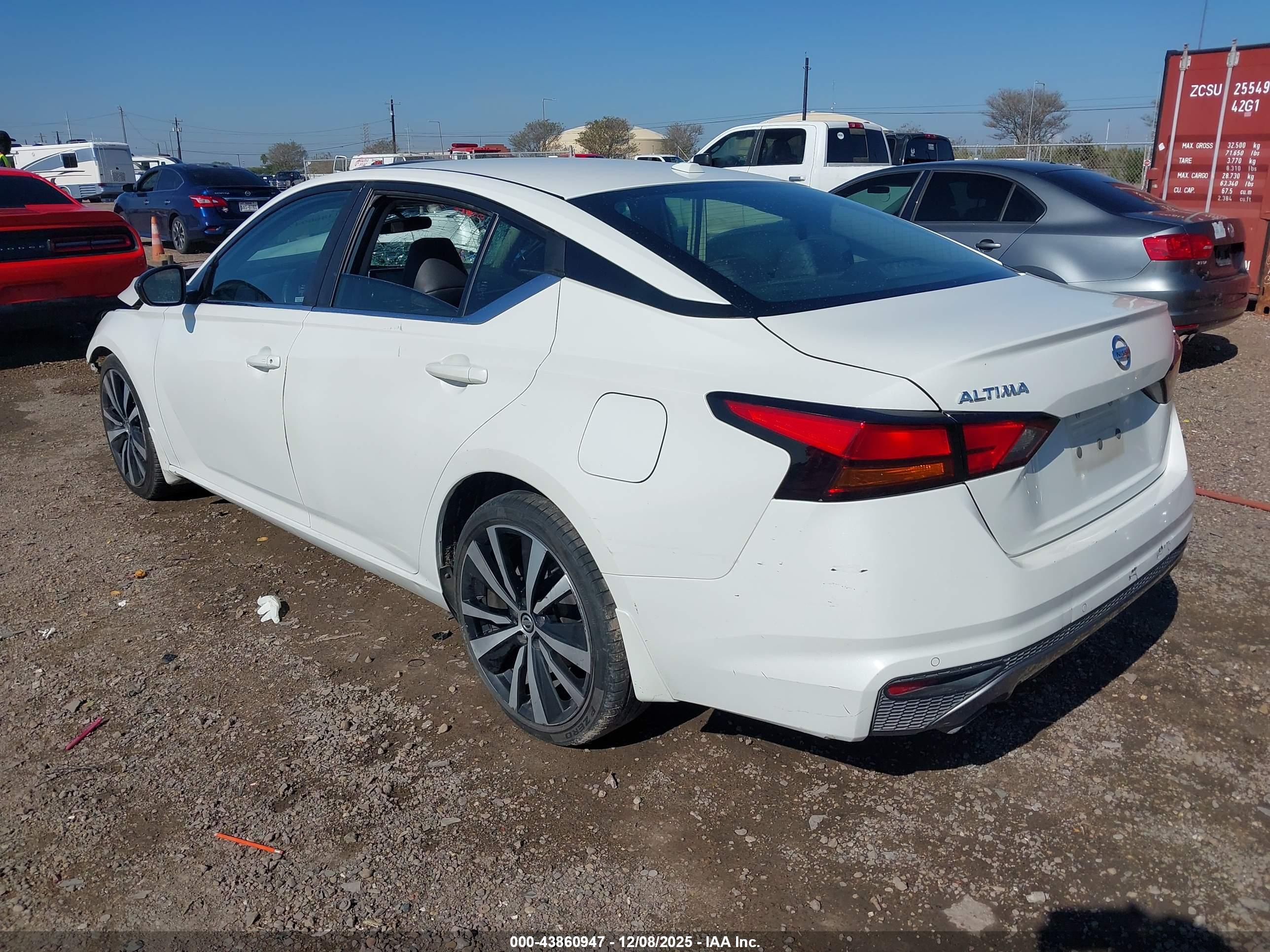 NISSAN ALTIMA image 3