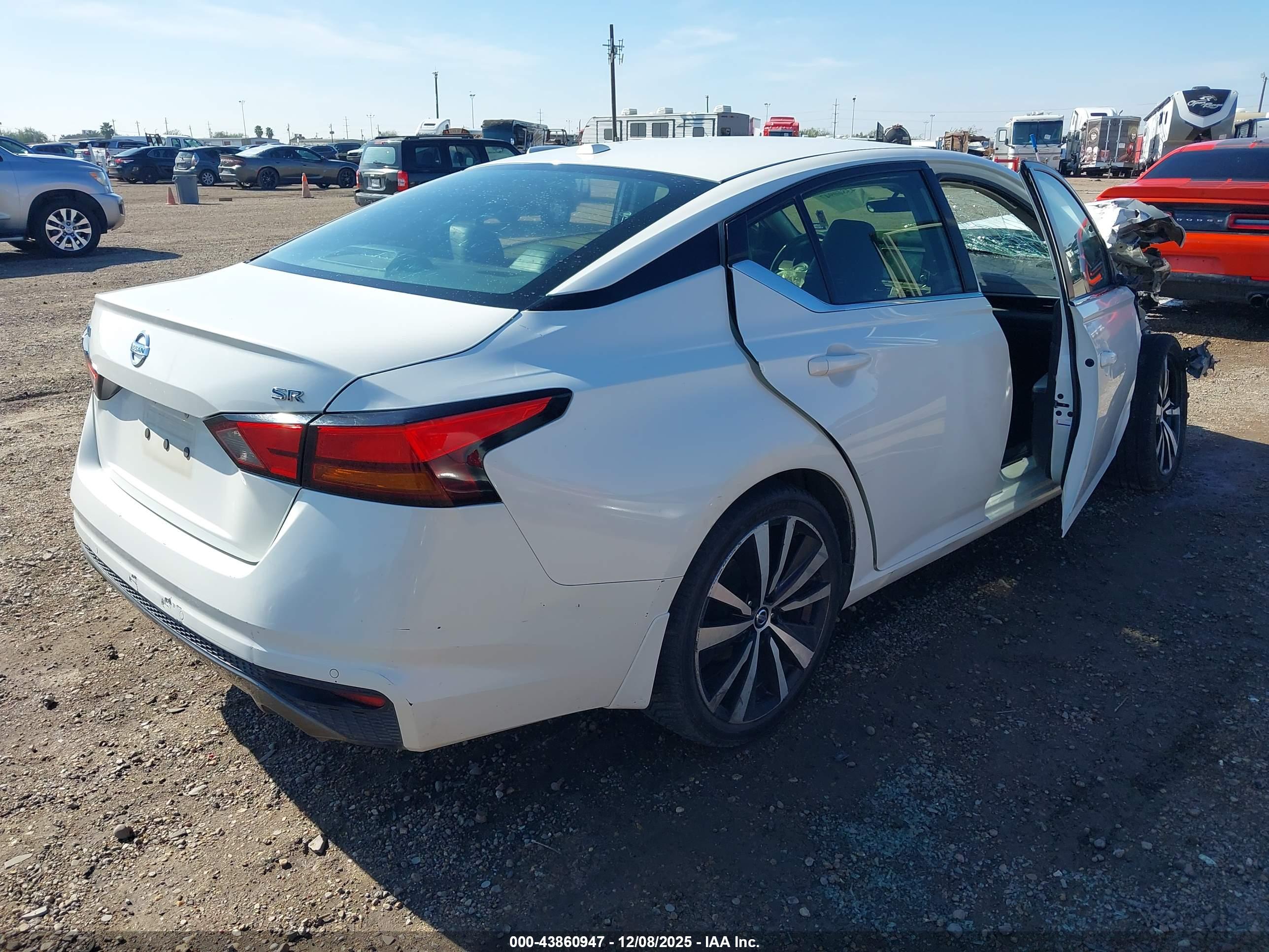 NISSAN ALTIMA image 4