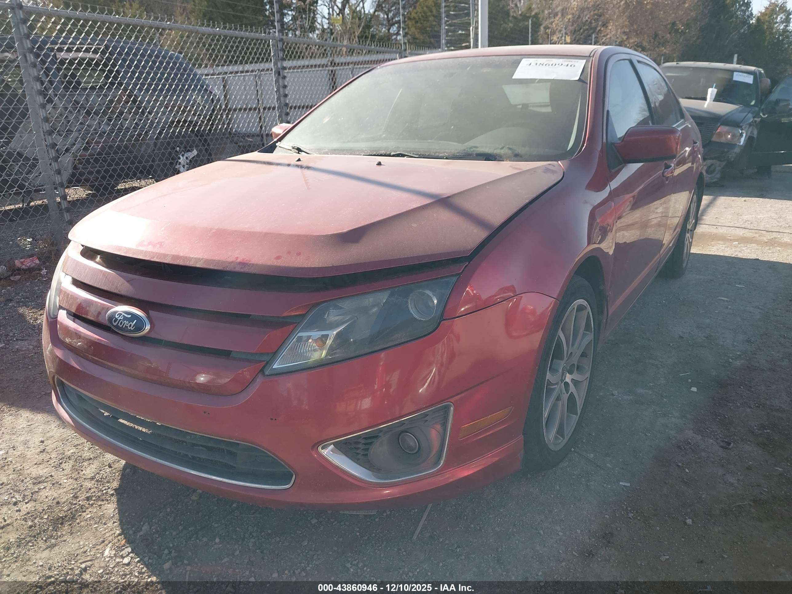 FORD FUSION image 2