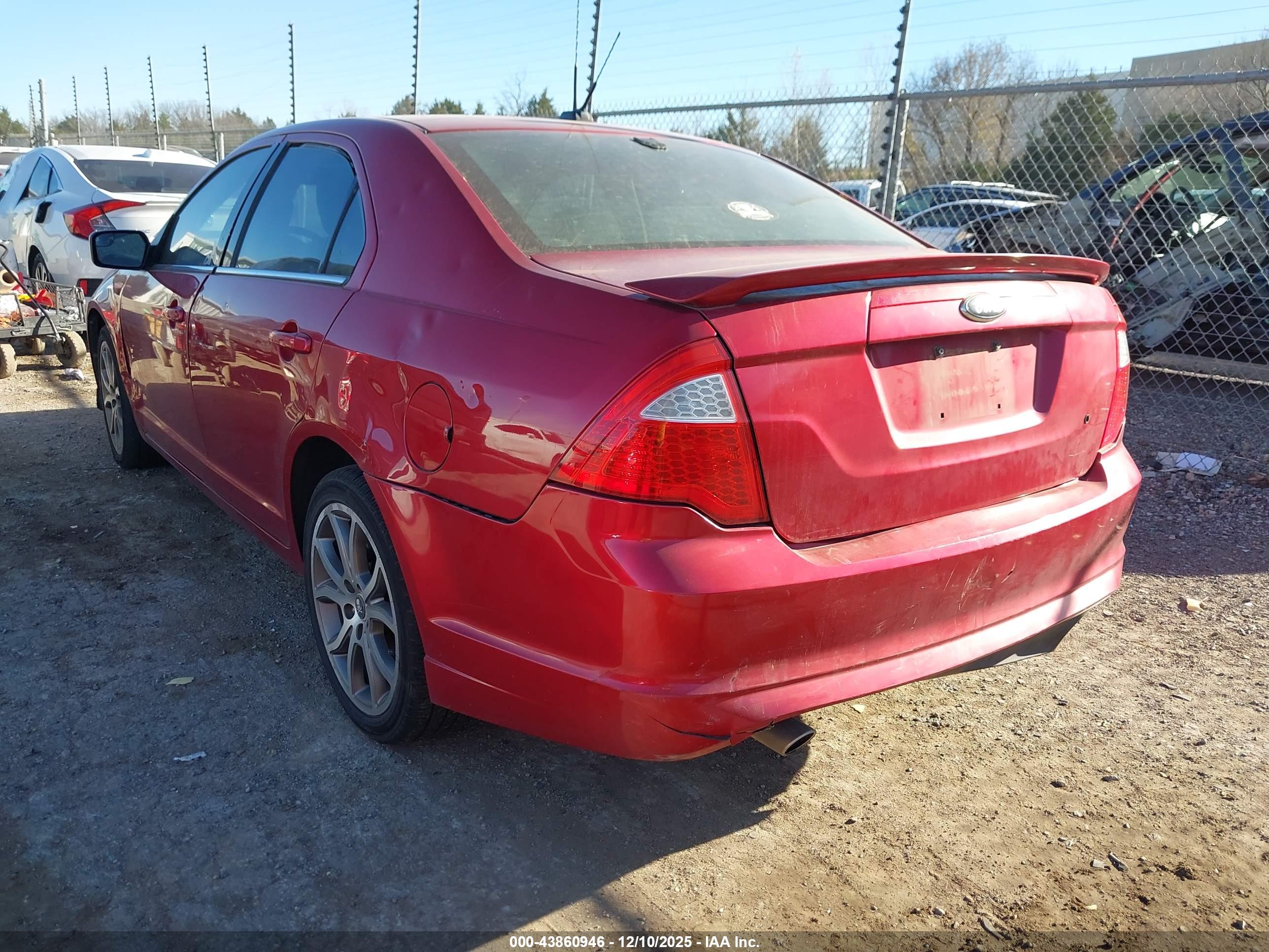 FORD FUSION image 3