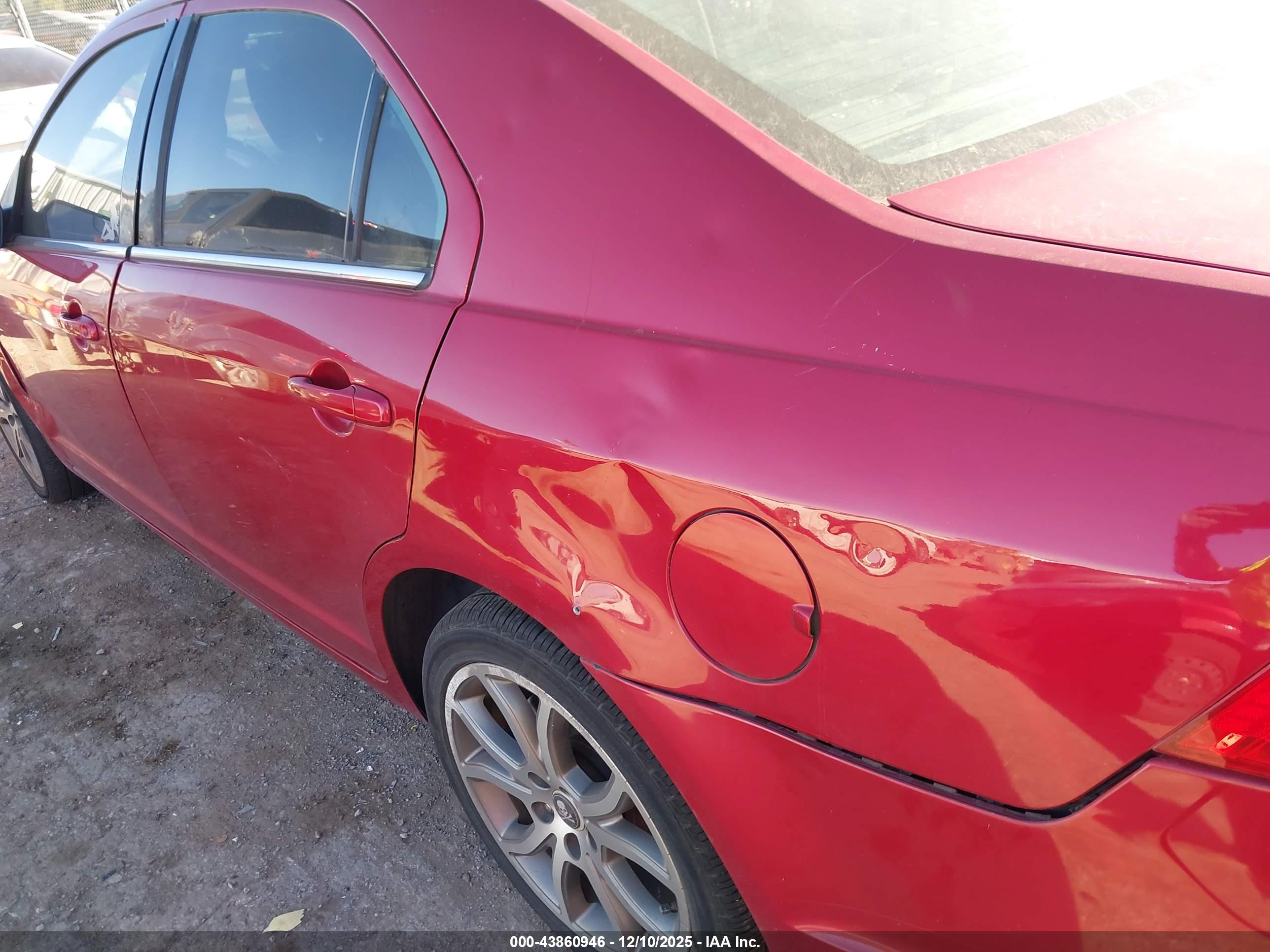 FORD FUSION image 6