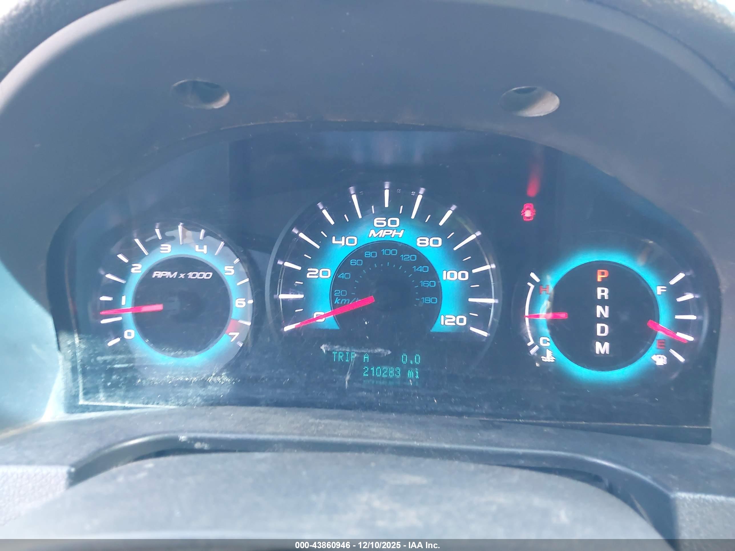 FORD FUSION image 7