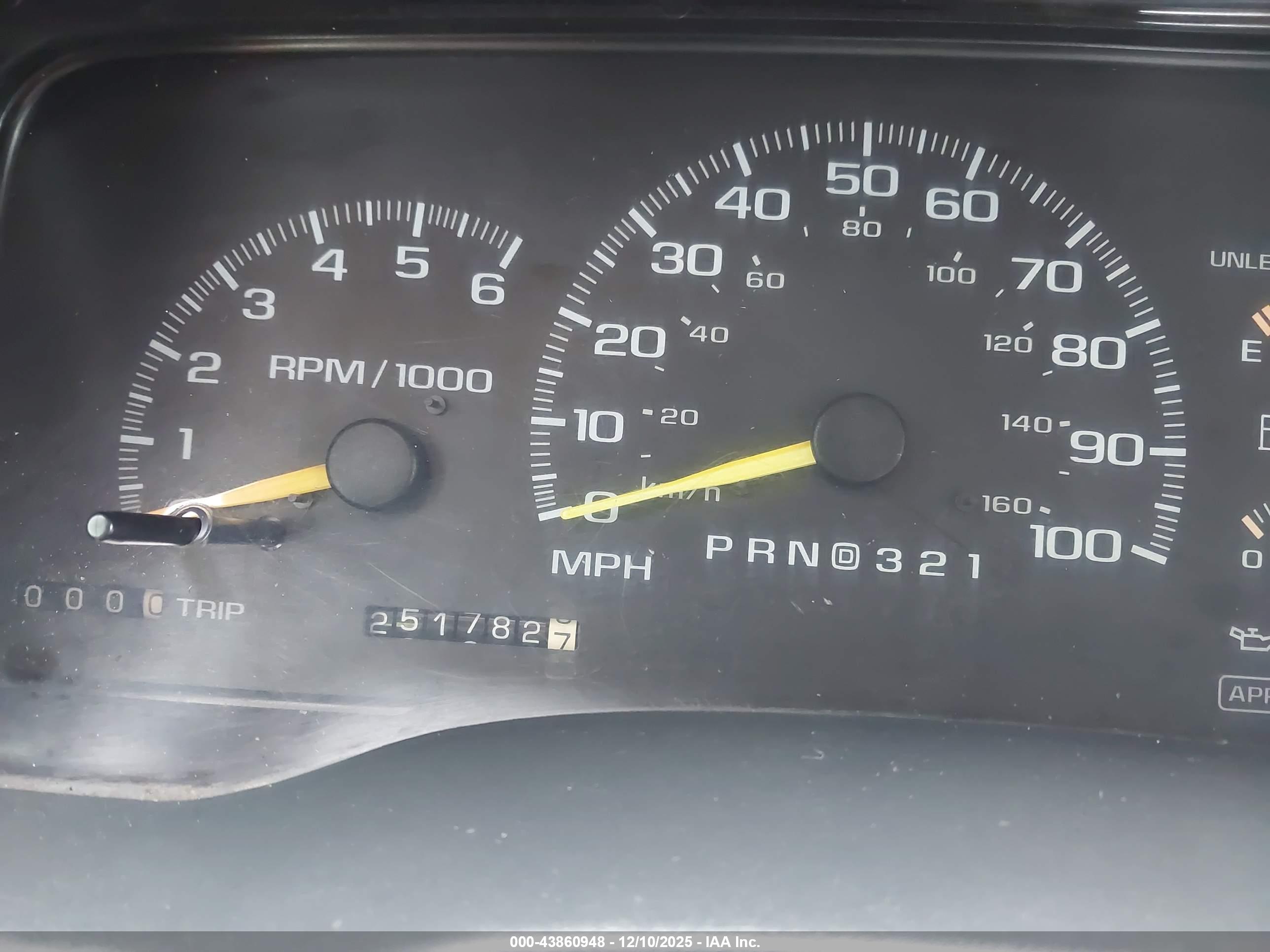 CHEVROLET TAHOE image 7