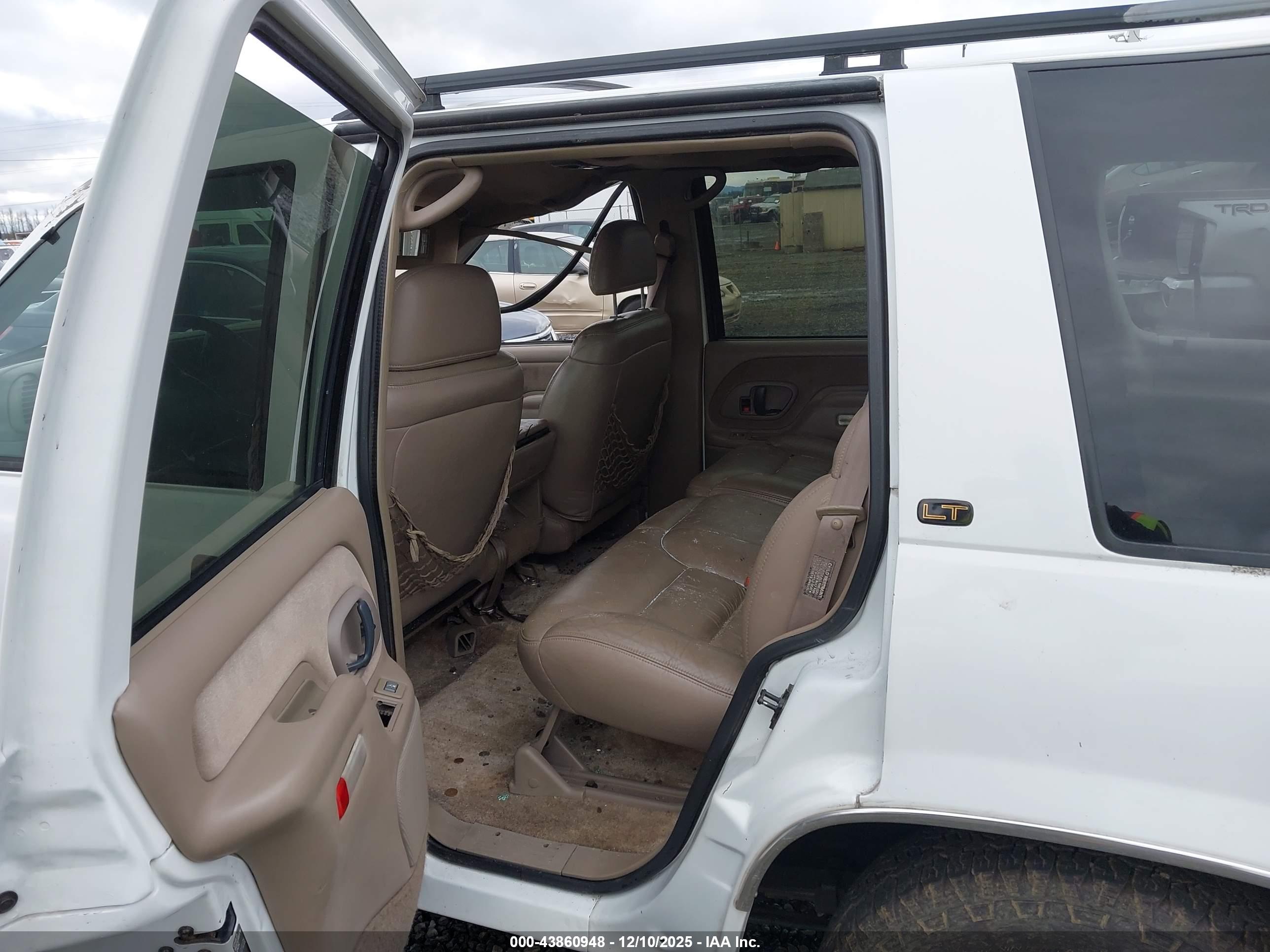 CHEVROLET TAHOE image 8