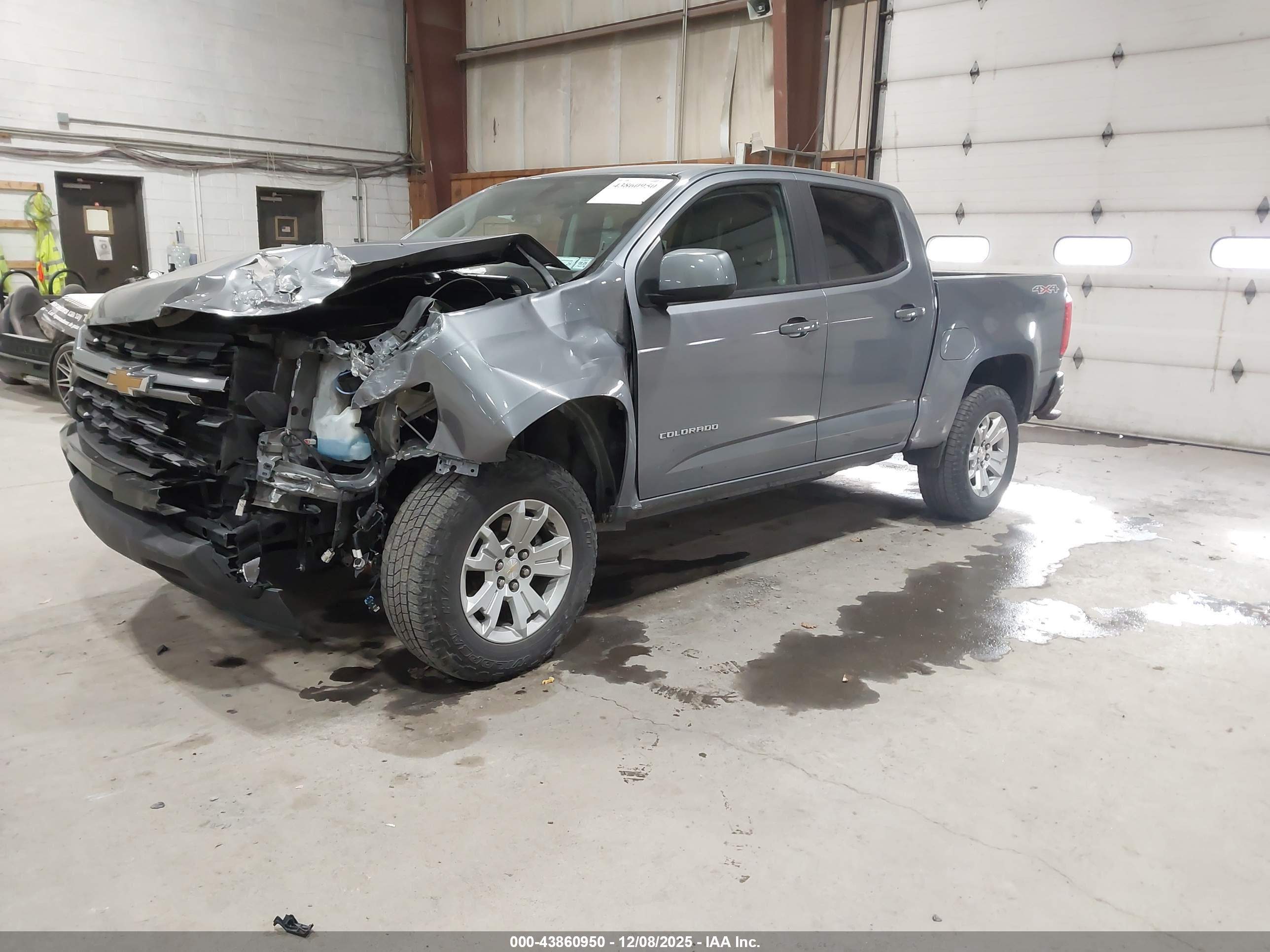 CHEVROLET COLORADO image 2