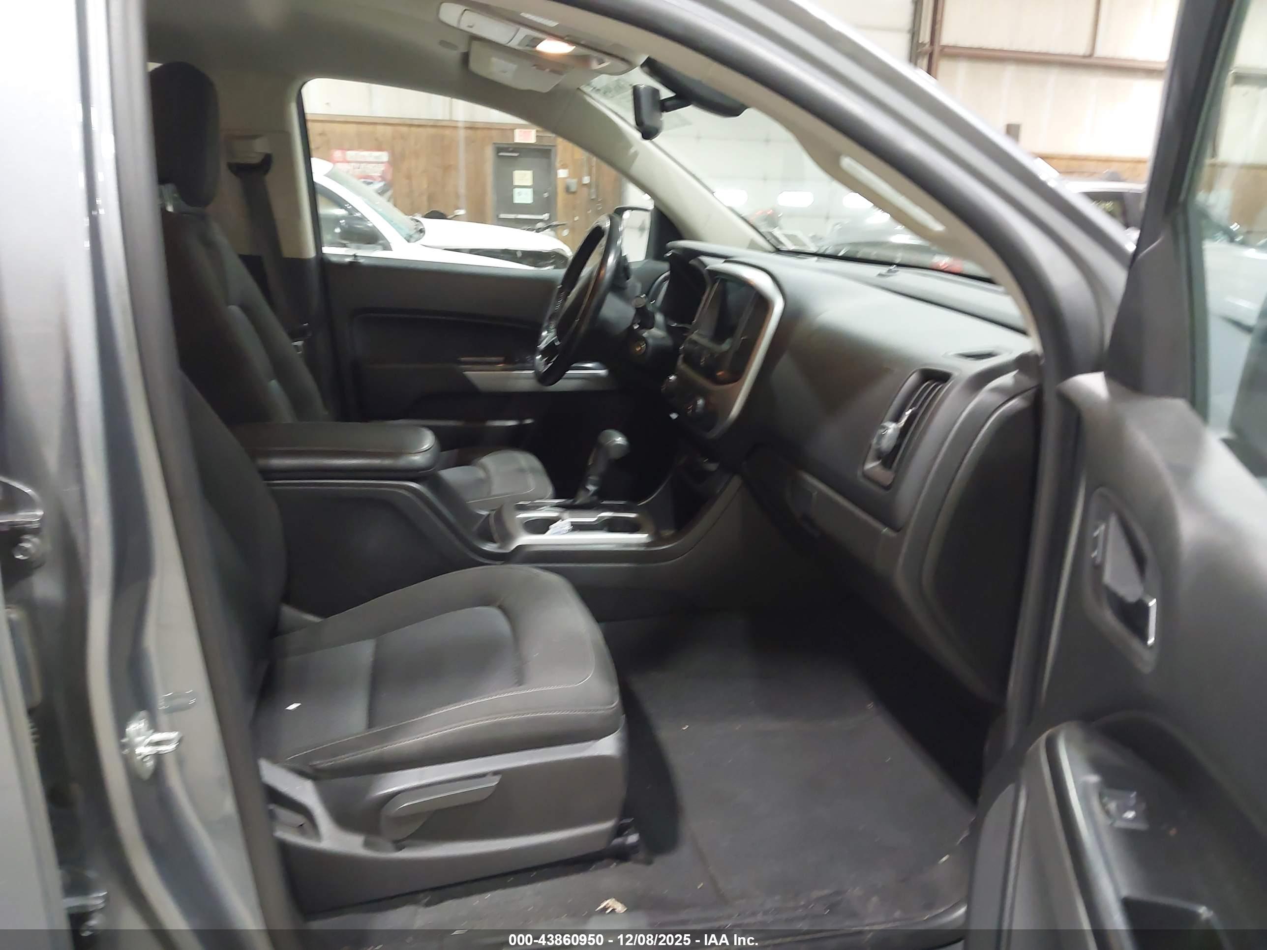 CHEVROLET COLORADO image 5