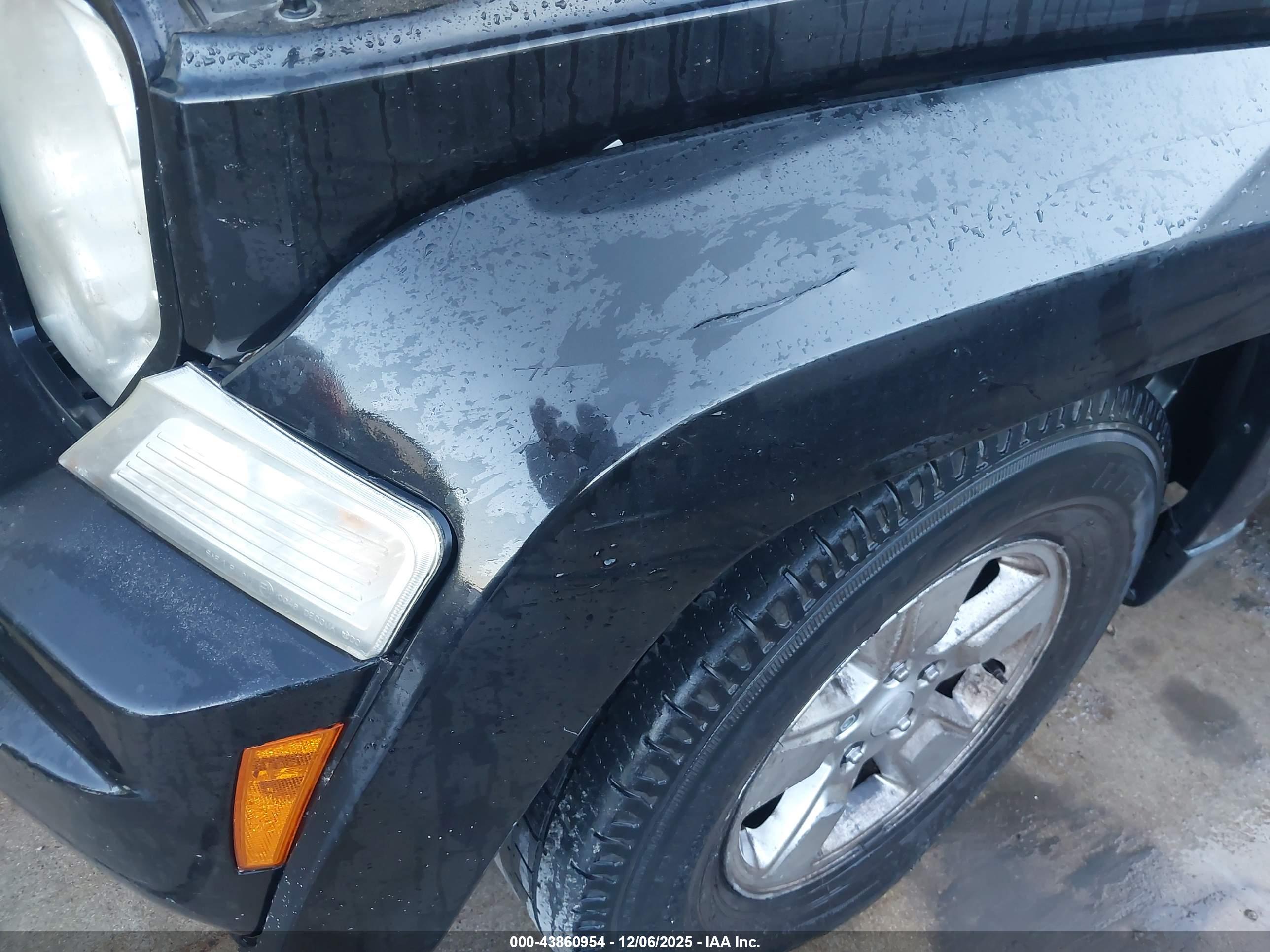 JEEP LIBERTY image 6