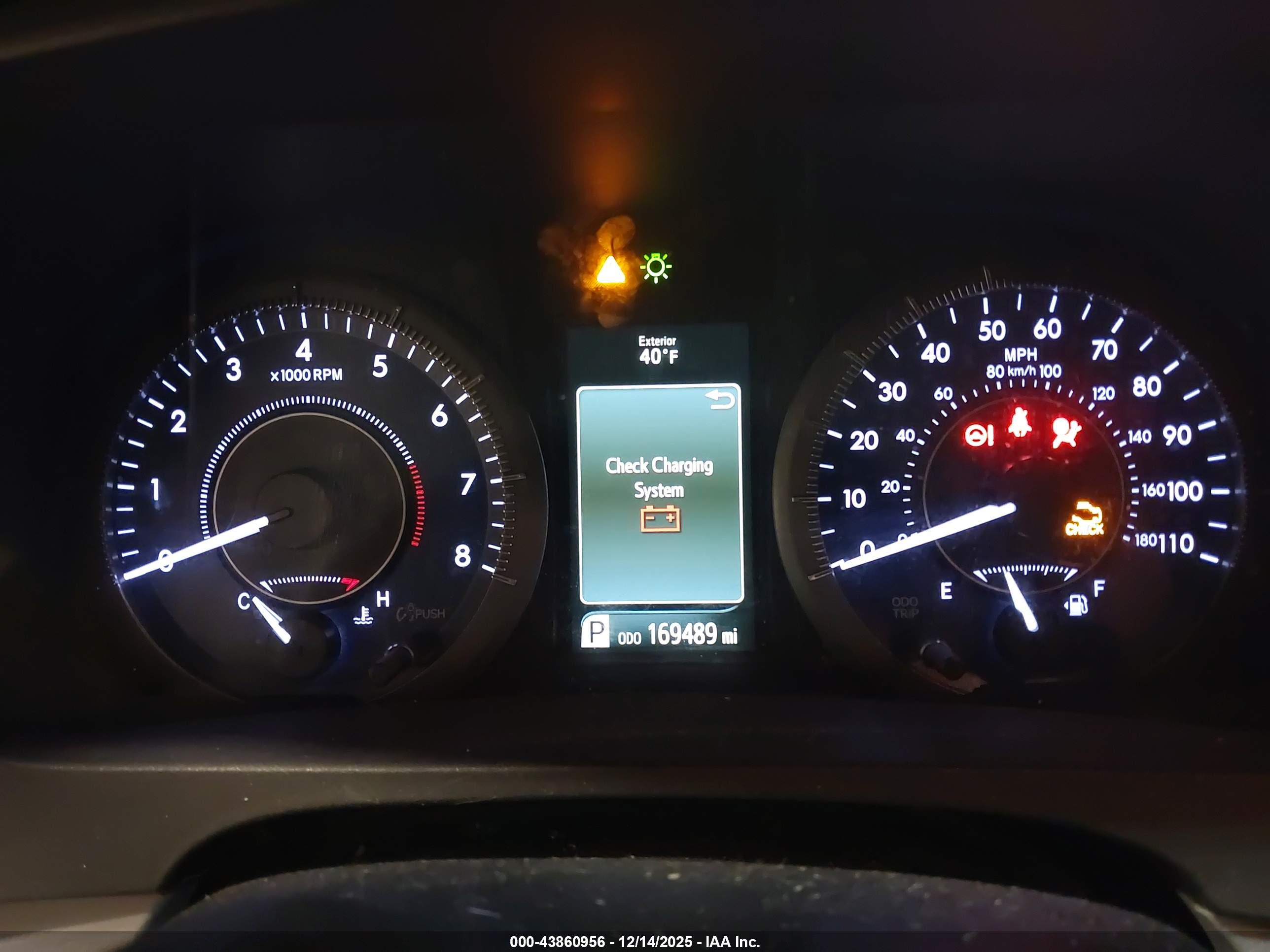 TOYOTA SIENNA image 7