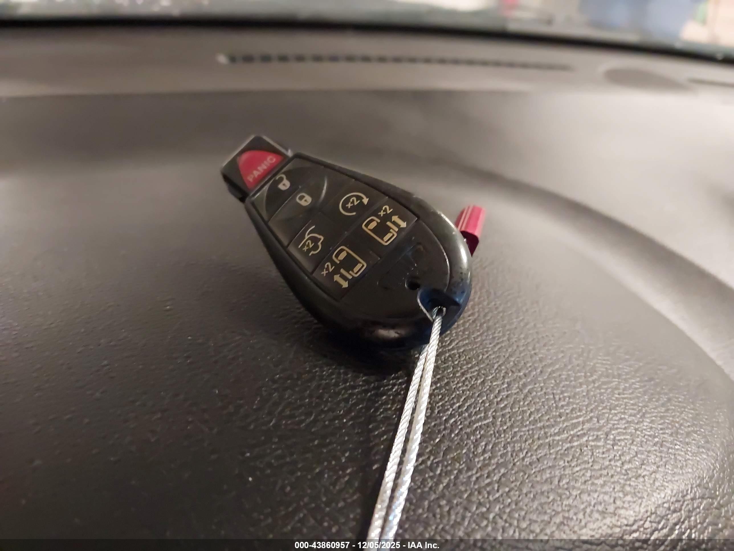 CHRYSLER TOWN image 11