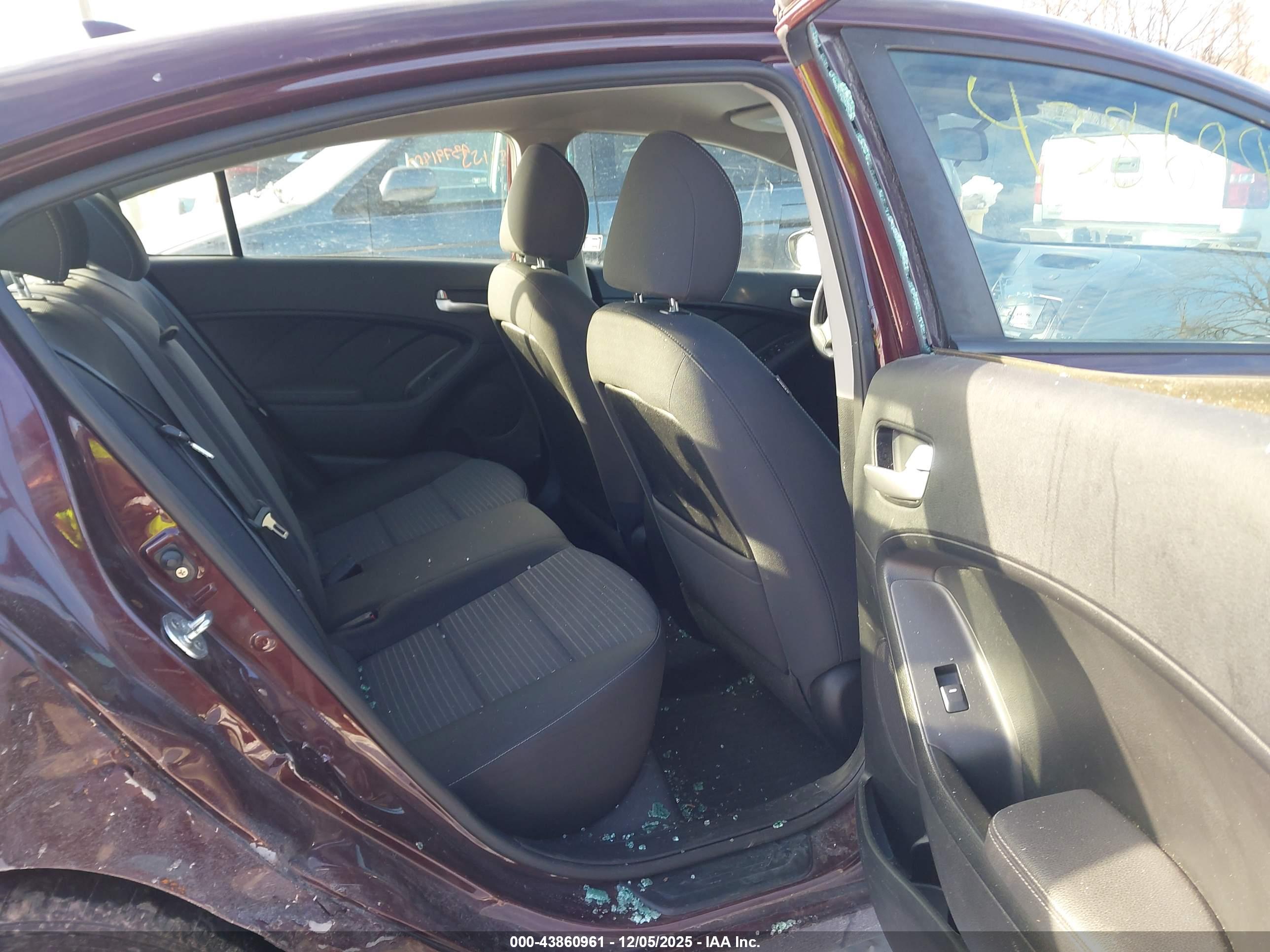 KIA FORTE image 8