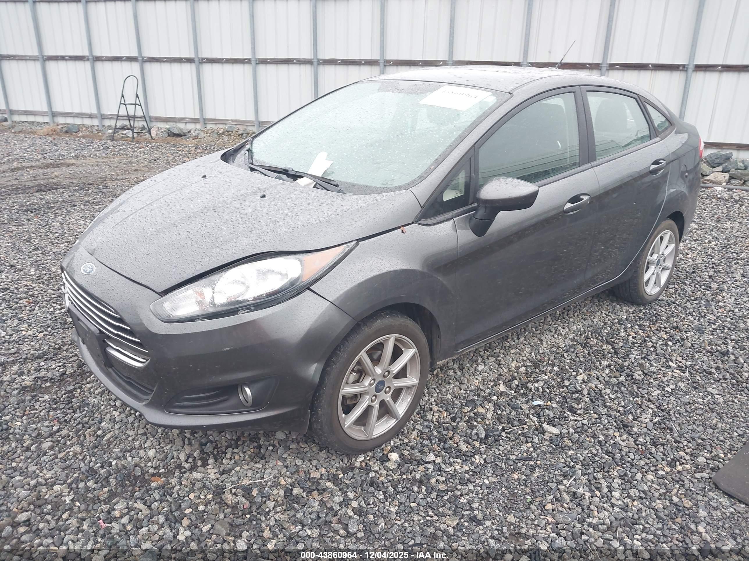 FORD FIESTA image 2