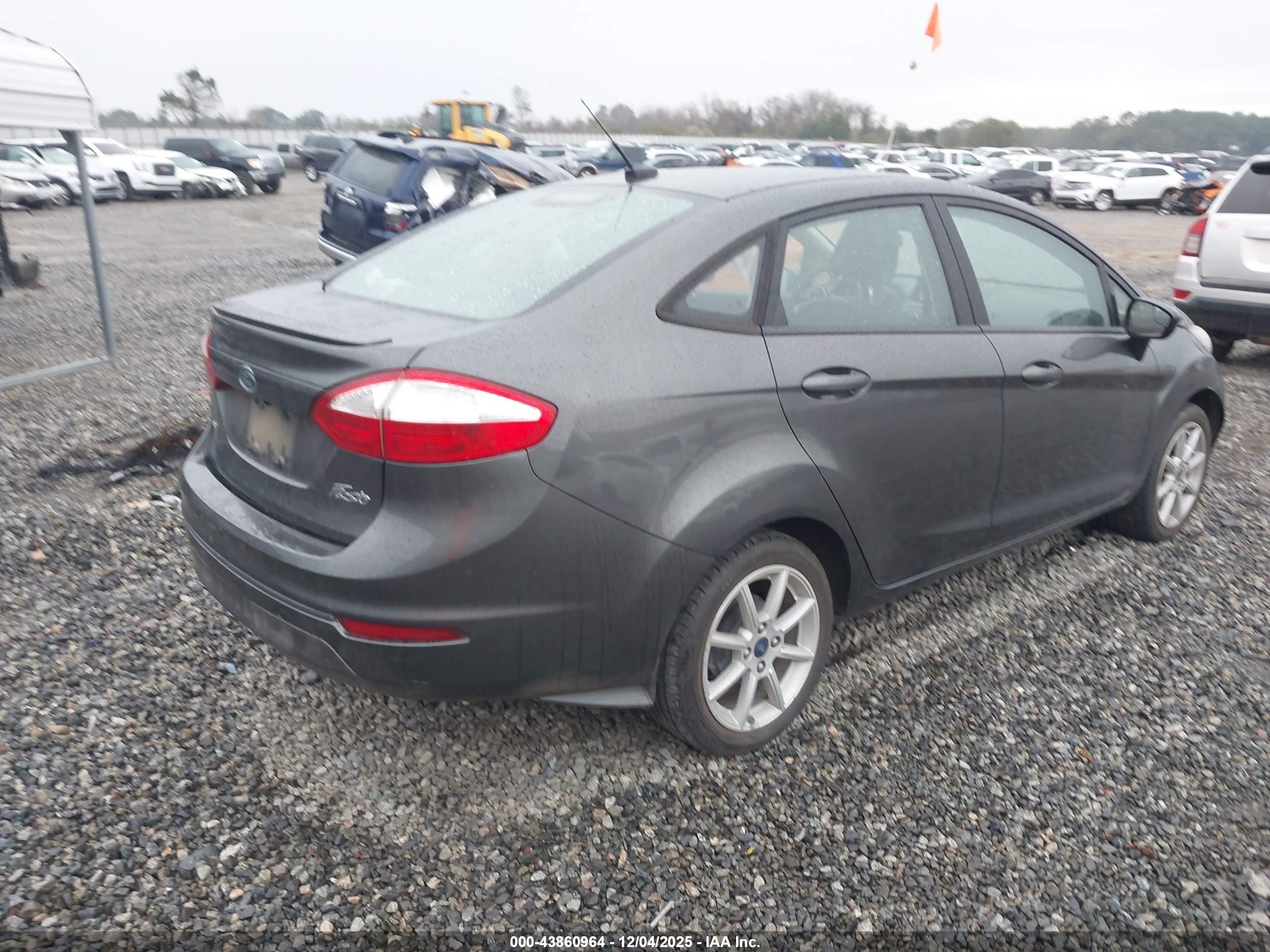 FORD FIESTA image 4
