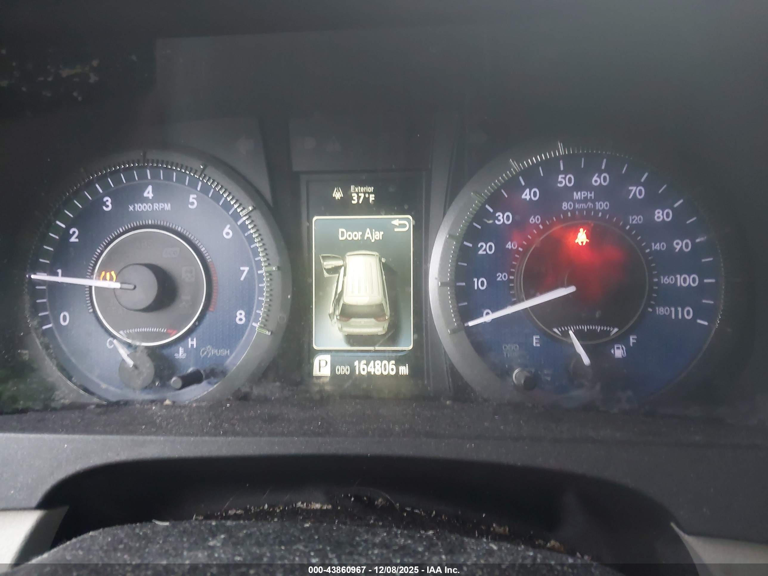 TOYOTA SIENNA image 7