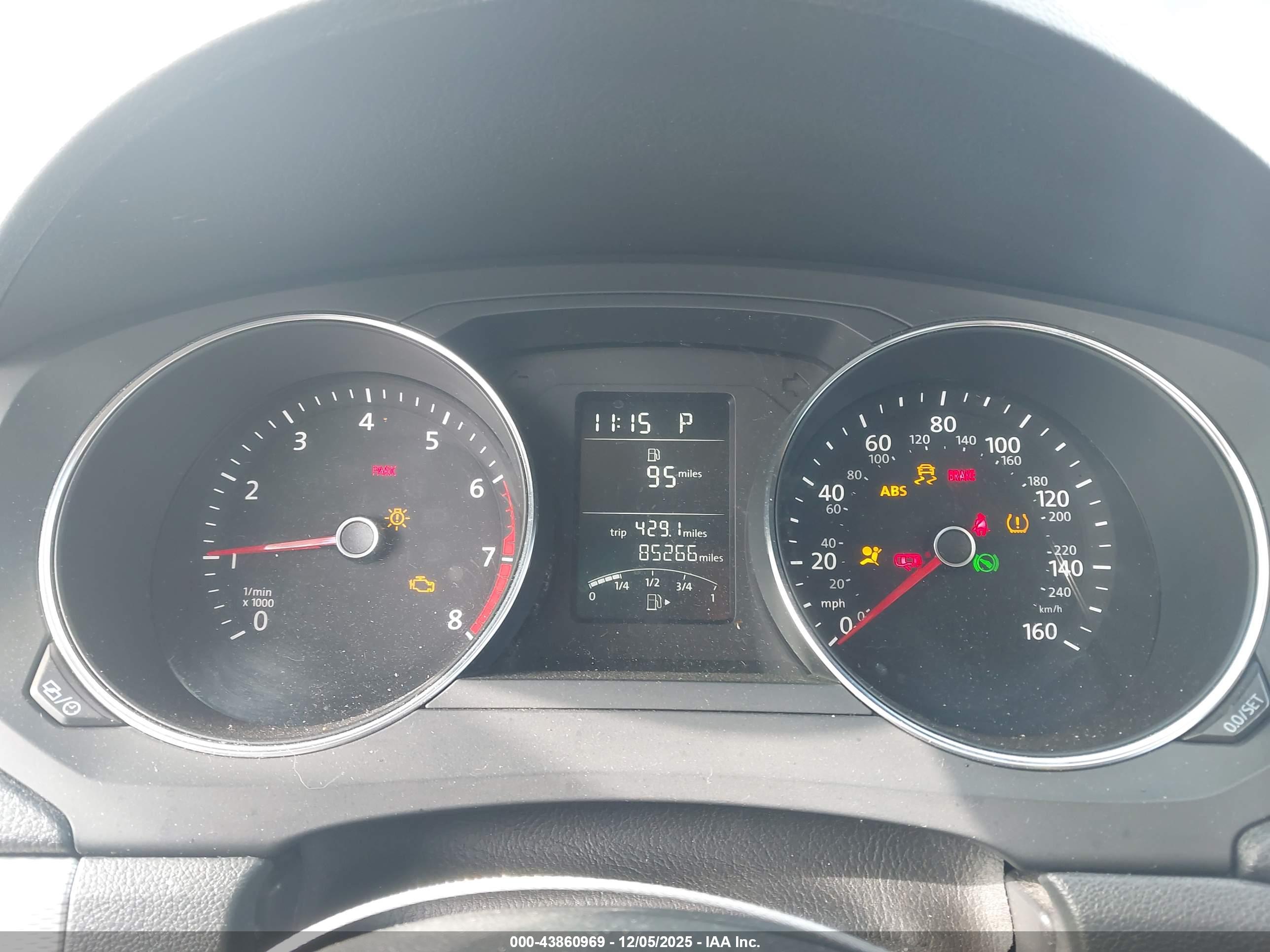 VOLKSWAGEN JETTA image 7