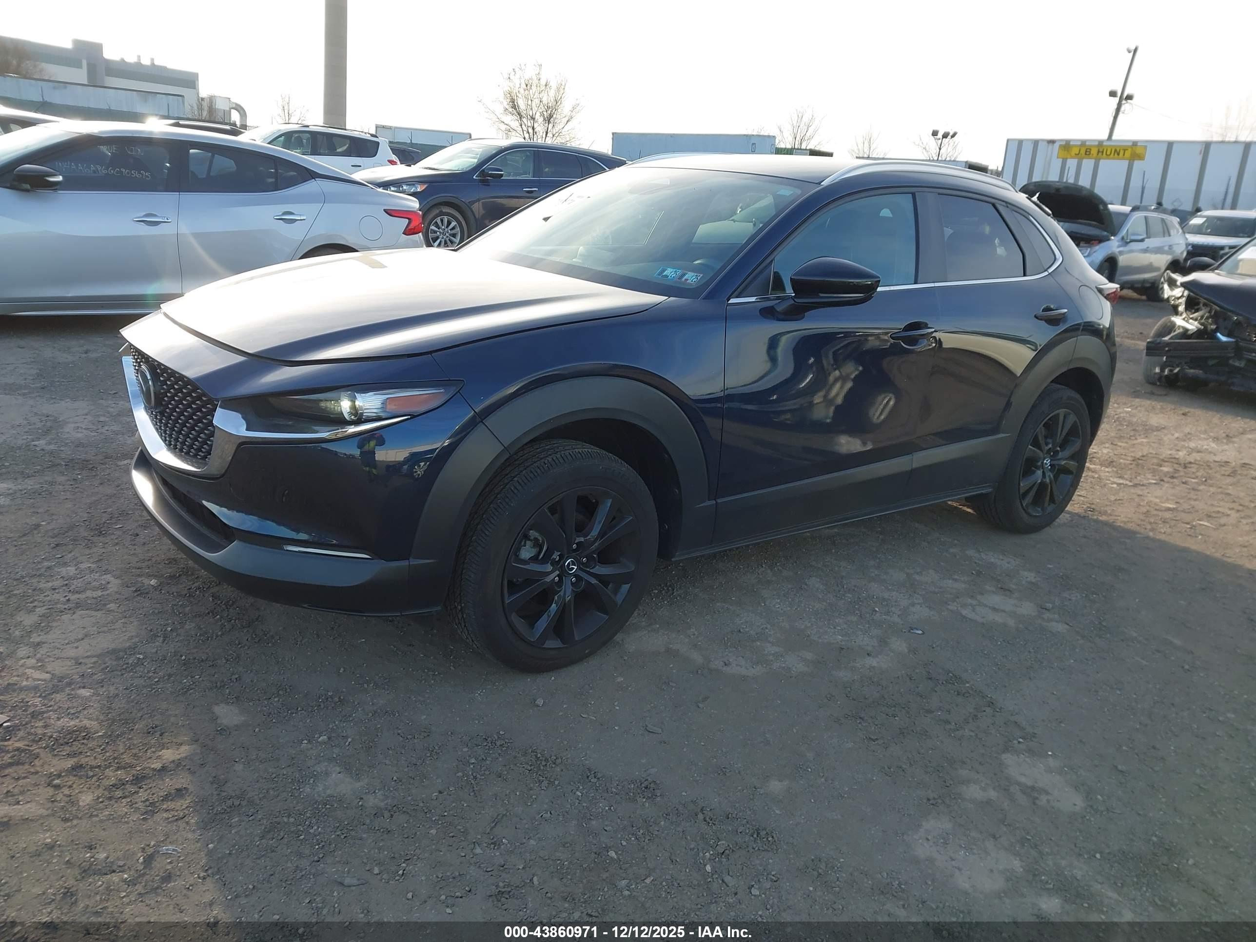MAZDA CX-30 image 2