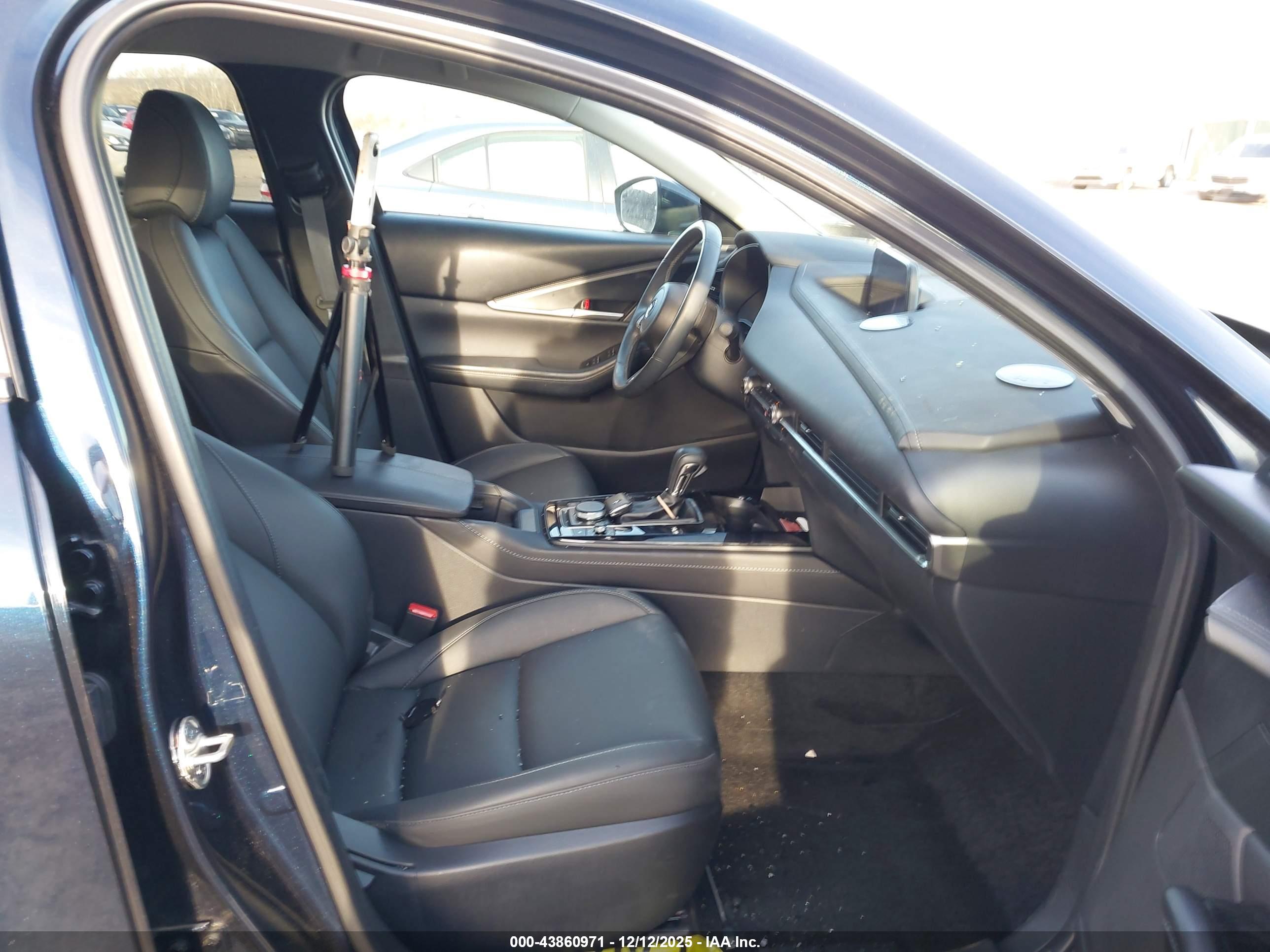 MAZDA CX-30 image 5