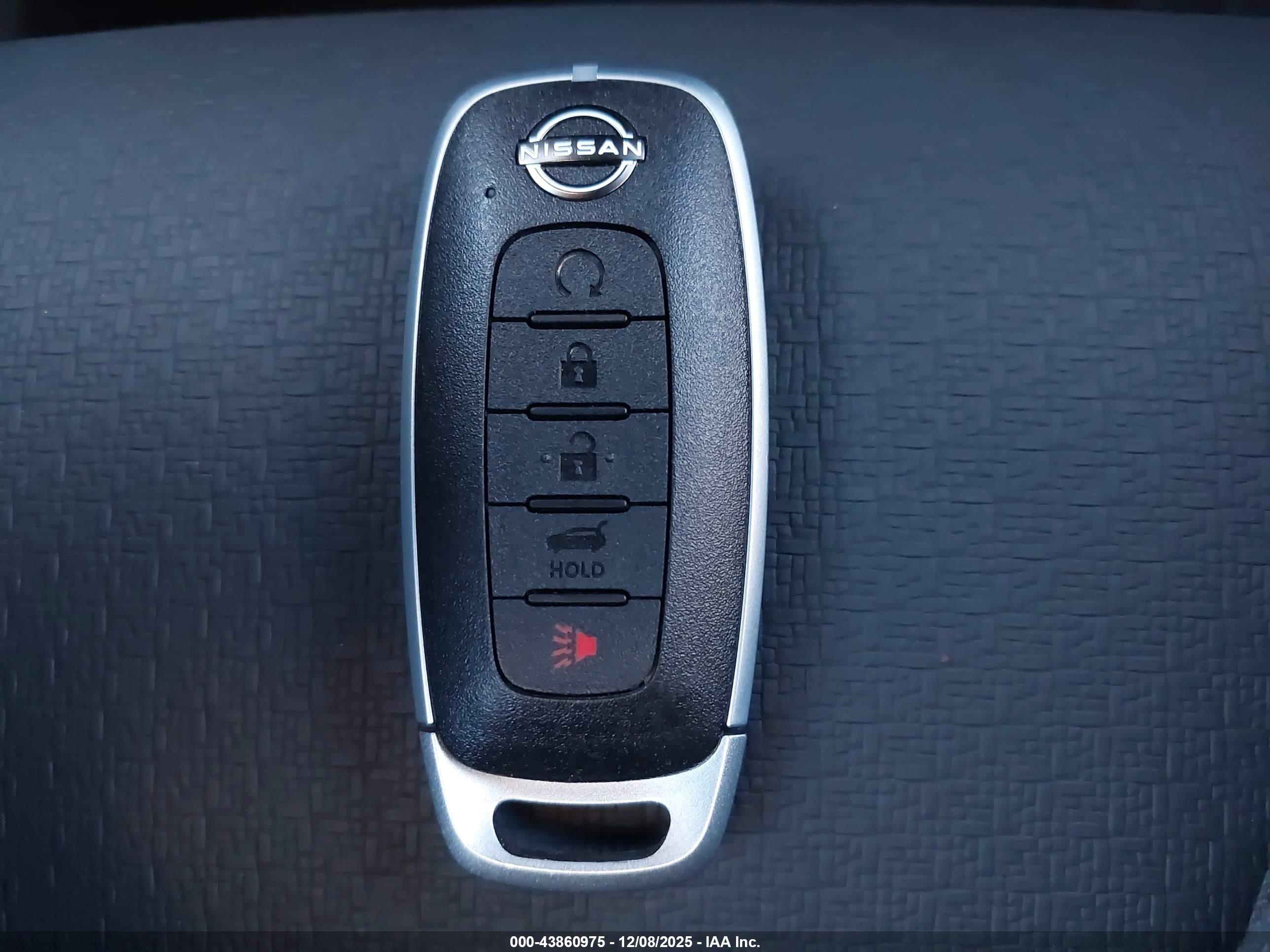 NISSAN ROGUE image 11