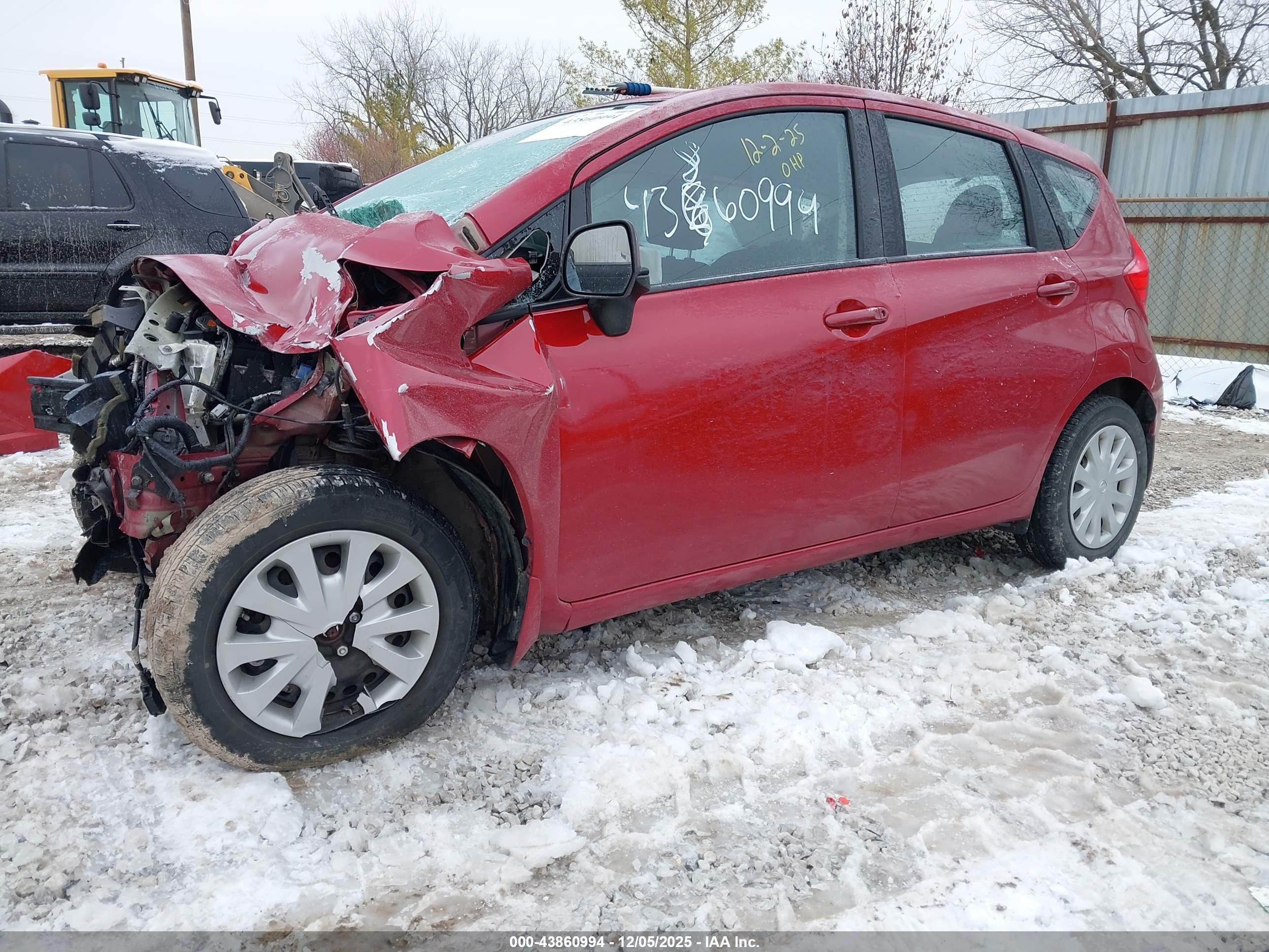 NISSAN VERSA image 2