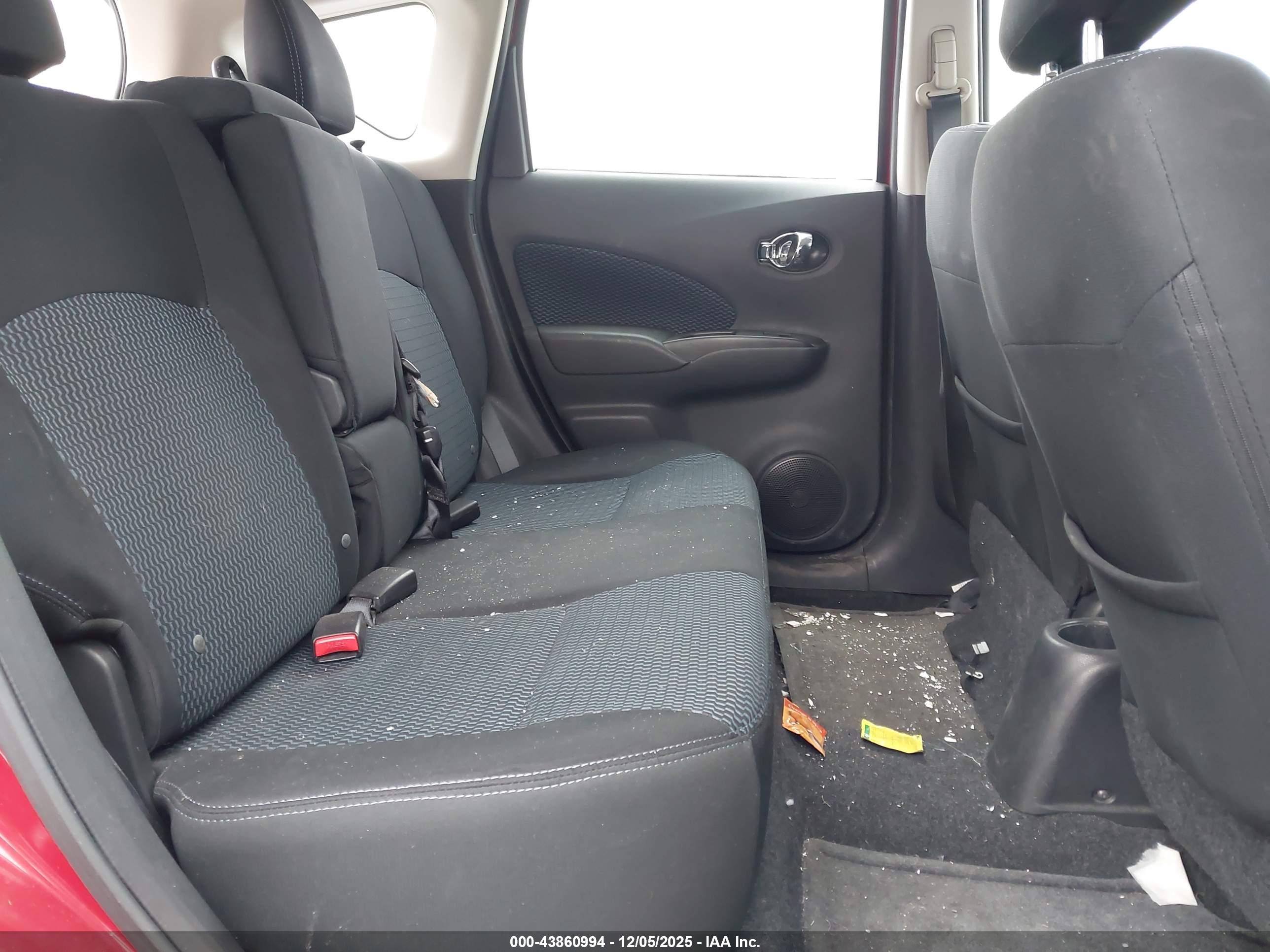 NISSAN VERSA image 8