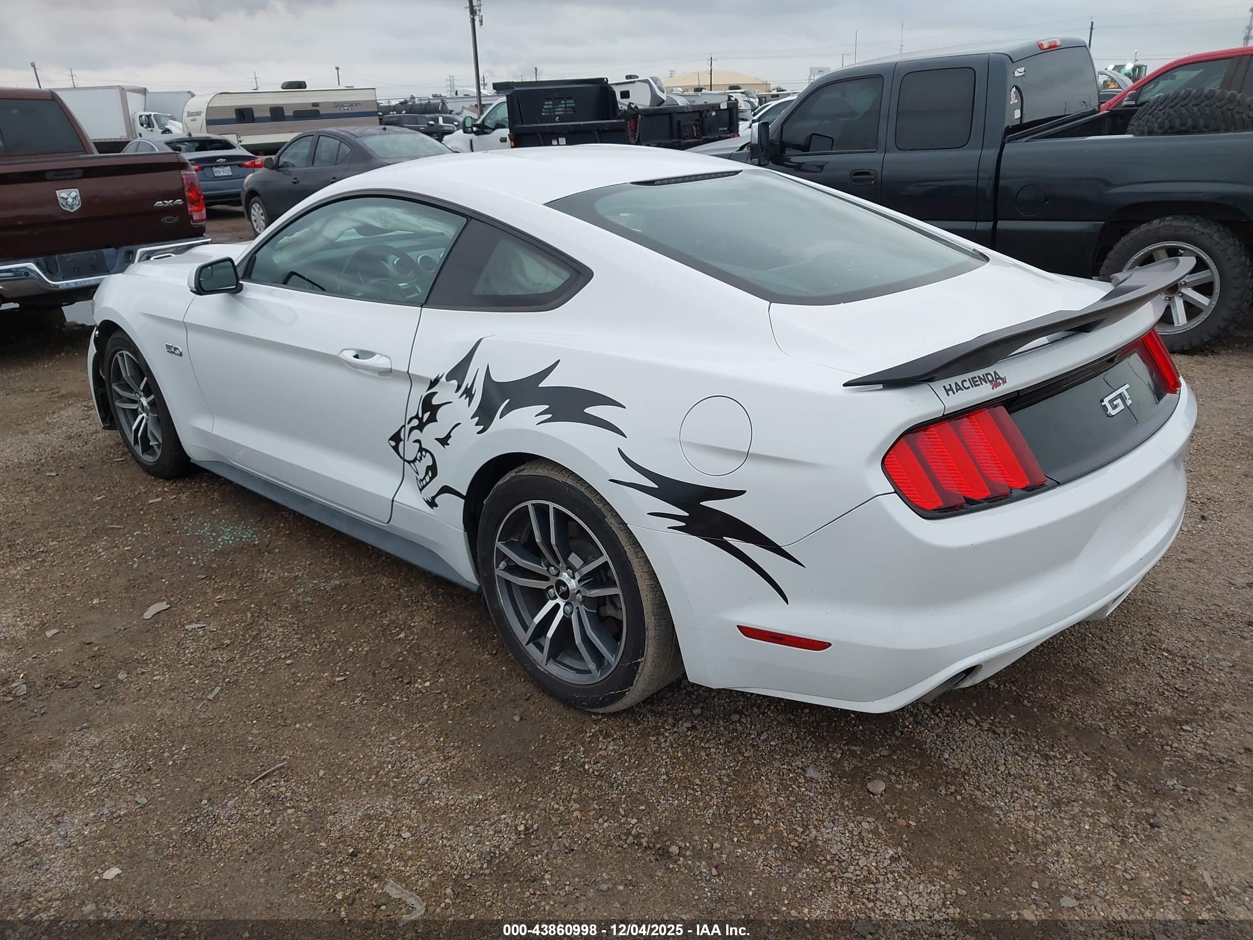 FORD MUSTANG image 3