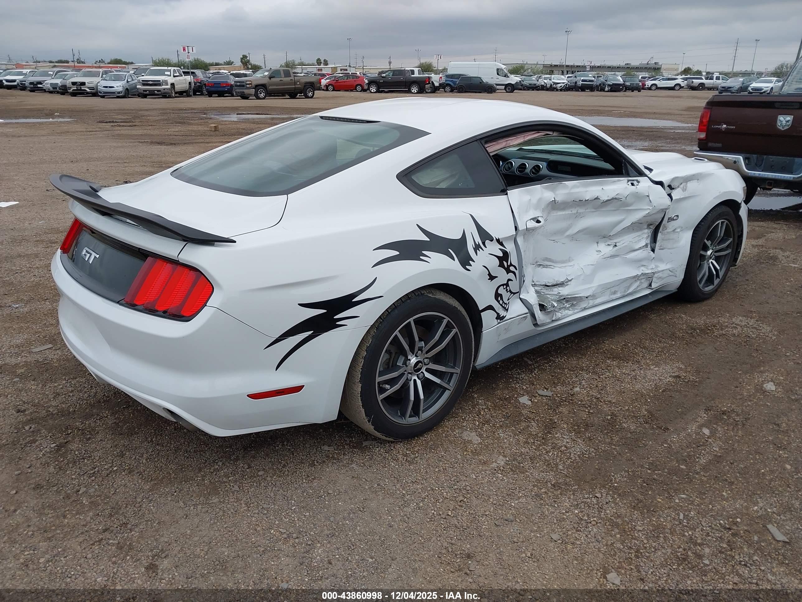 FORD MUSTANG image 4