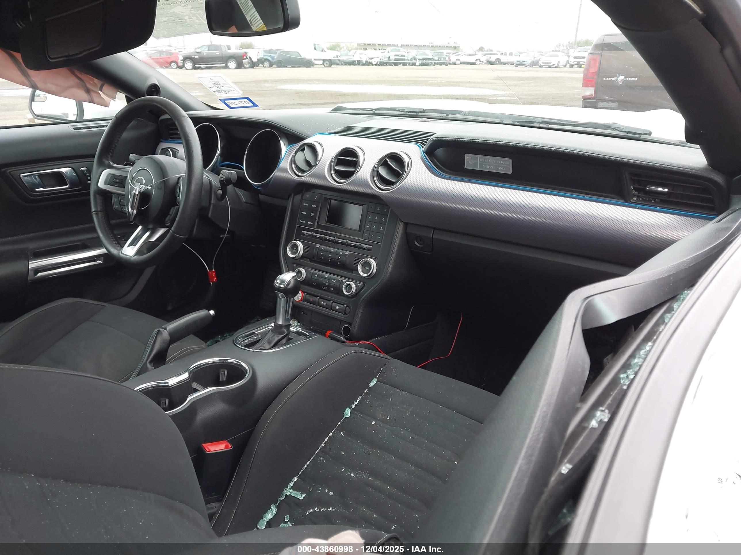 FORD MUSTANG image 5