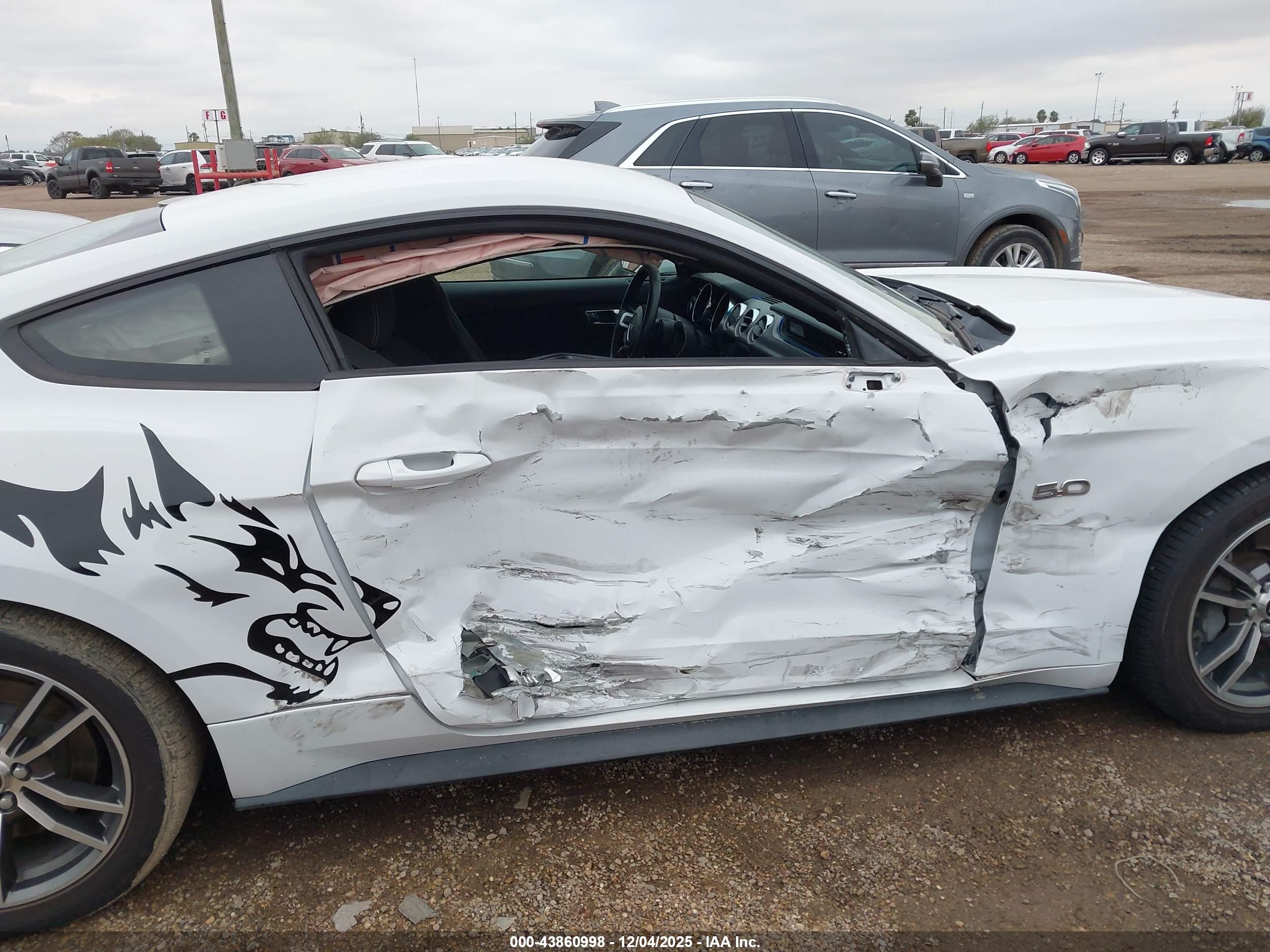 FORD MUSTANG image 6