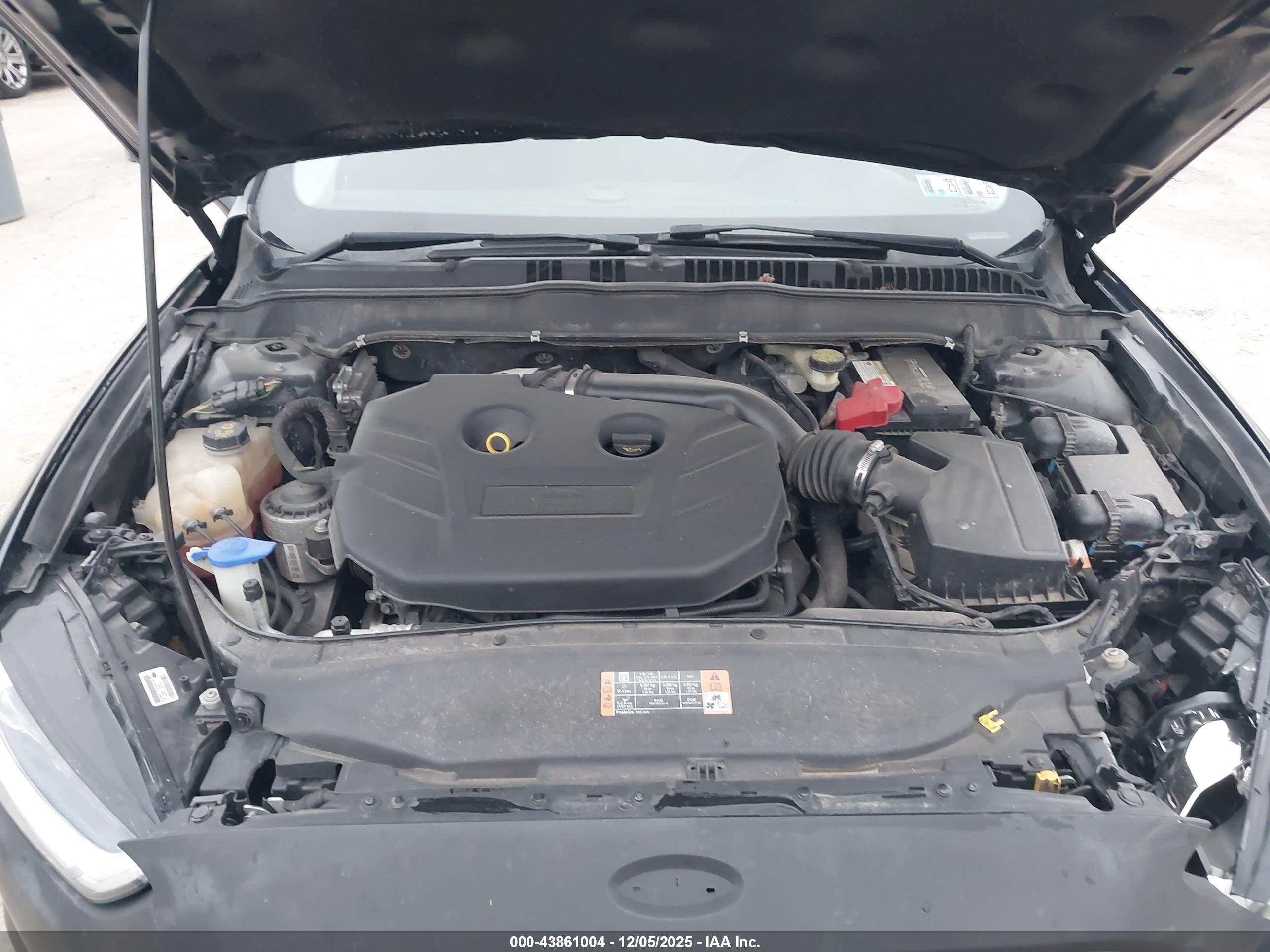FORD FUSION image 10