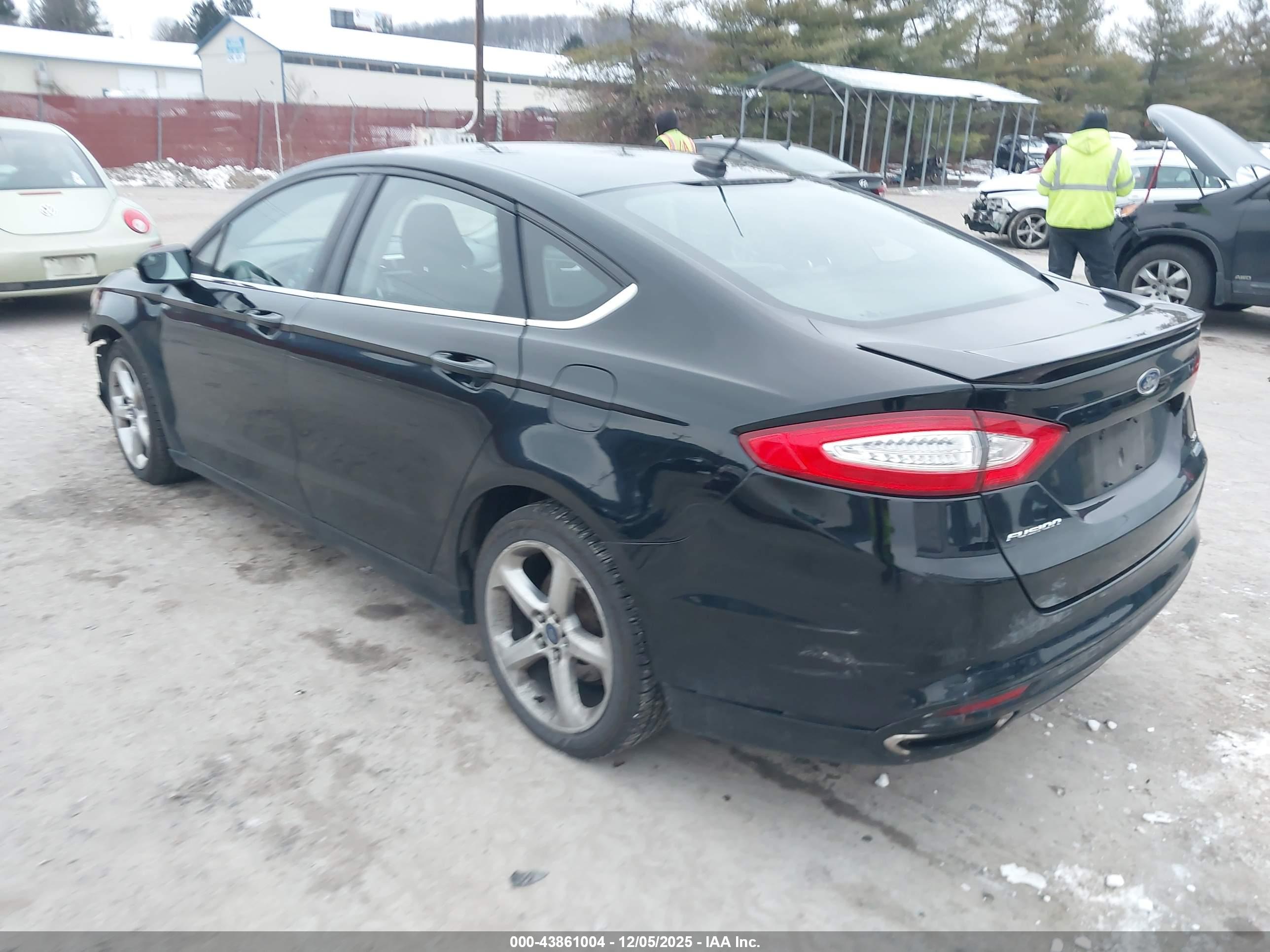 FORD FUSION image 3