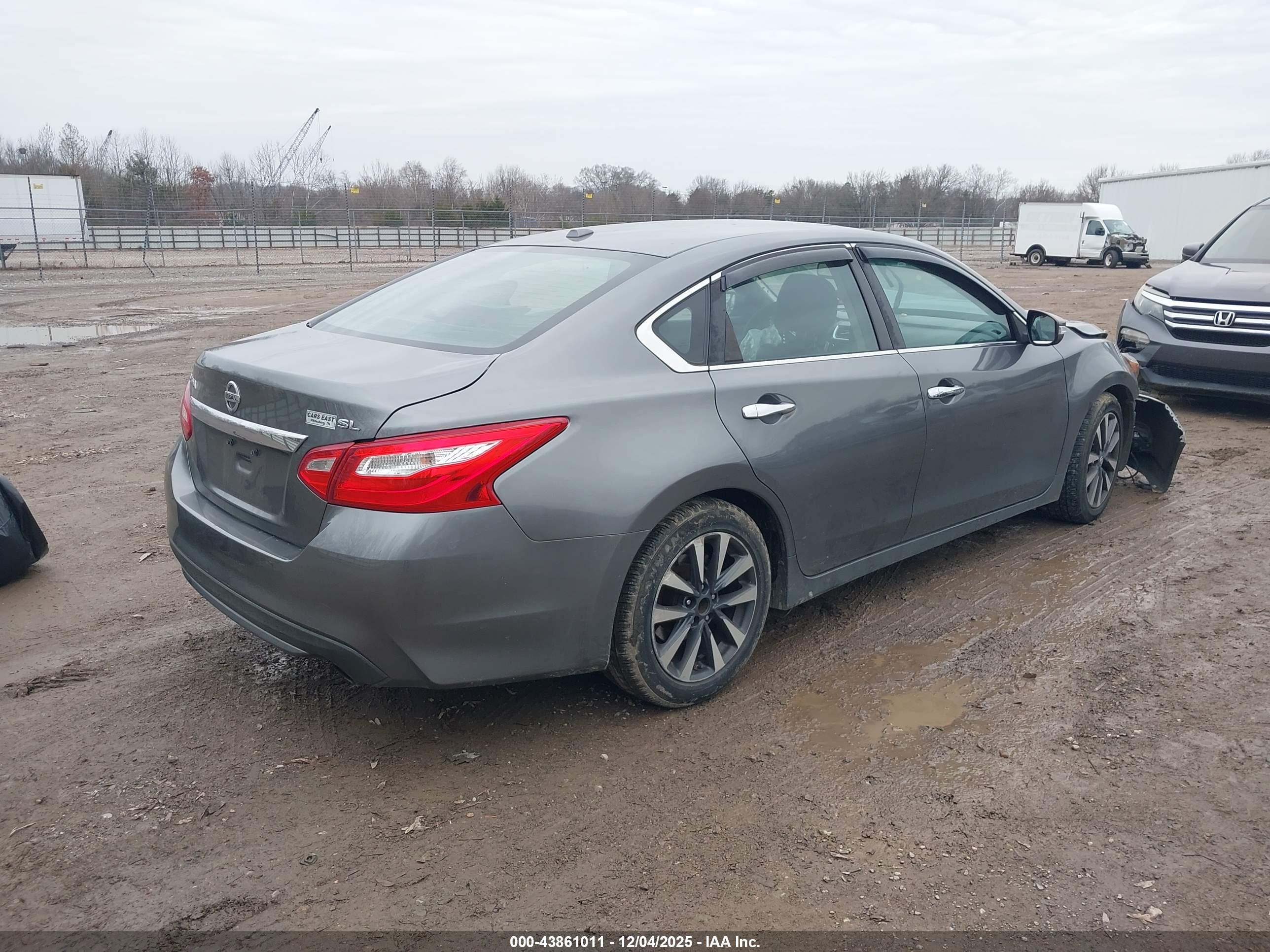 NISSAN ALTIMA image 4