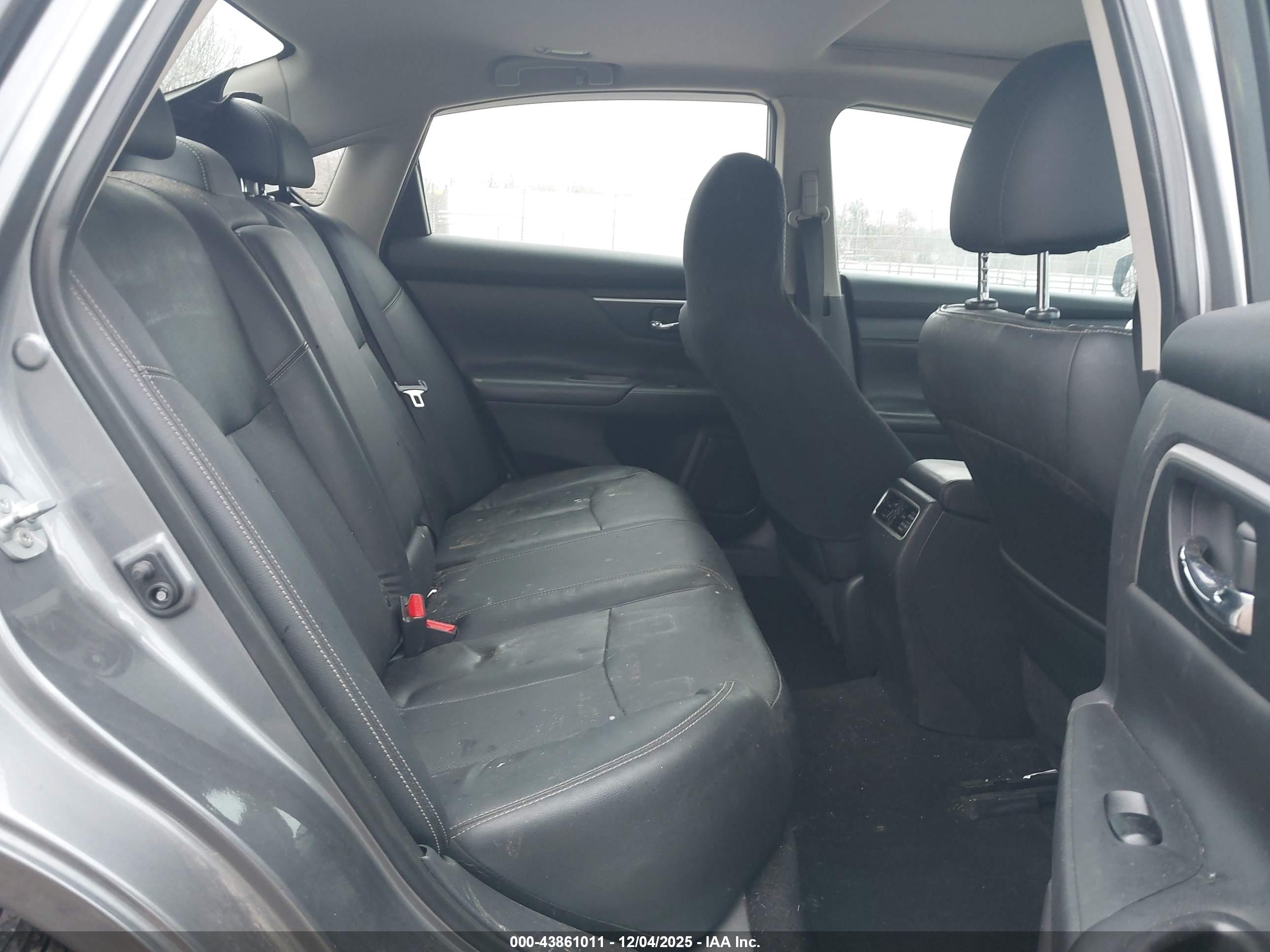 NISSAN ALTIMA image 8
