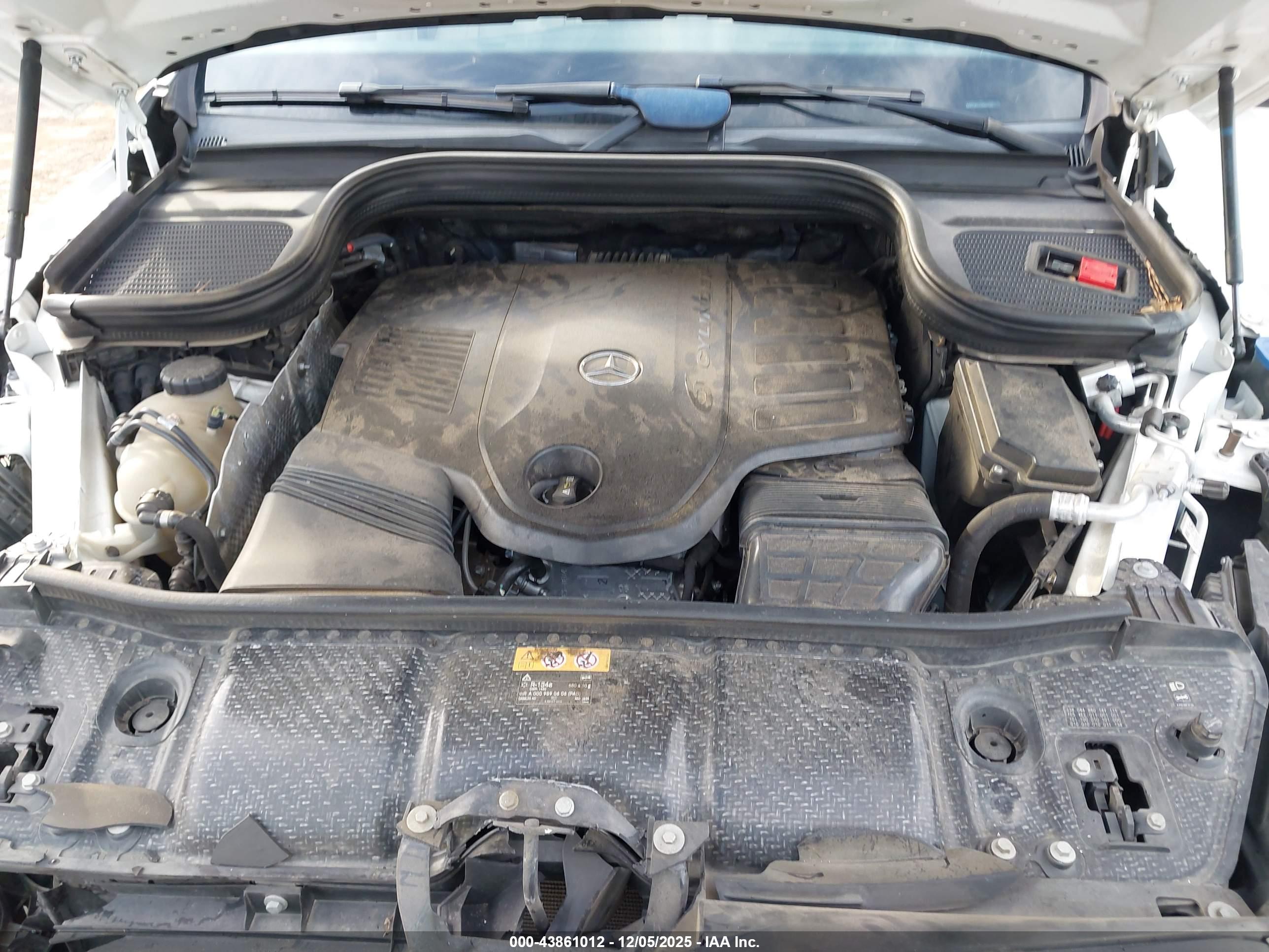 MERCEDES-BENZ GLS image 10