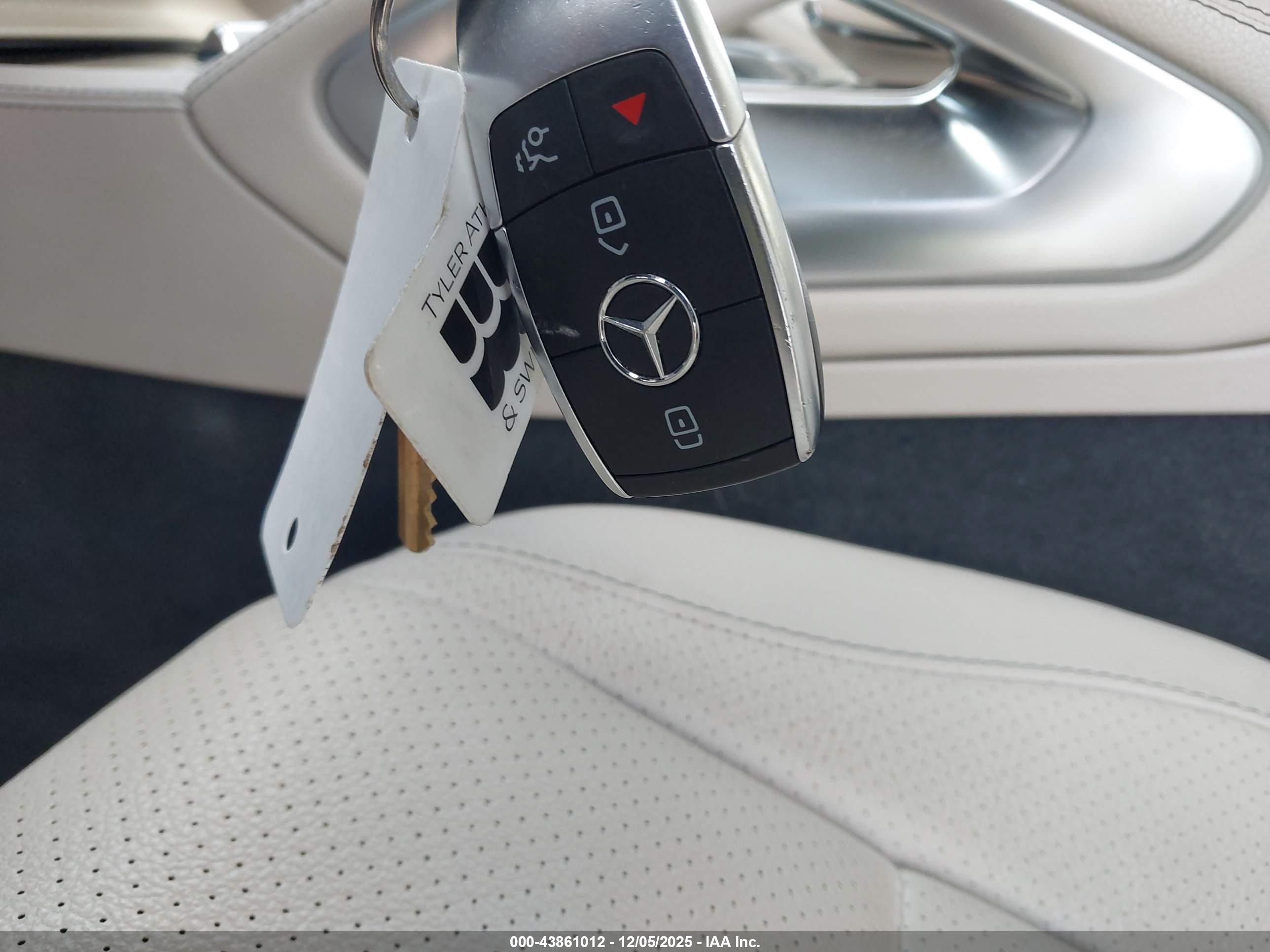 MERCEDES-BENZ GLS image 11
