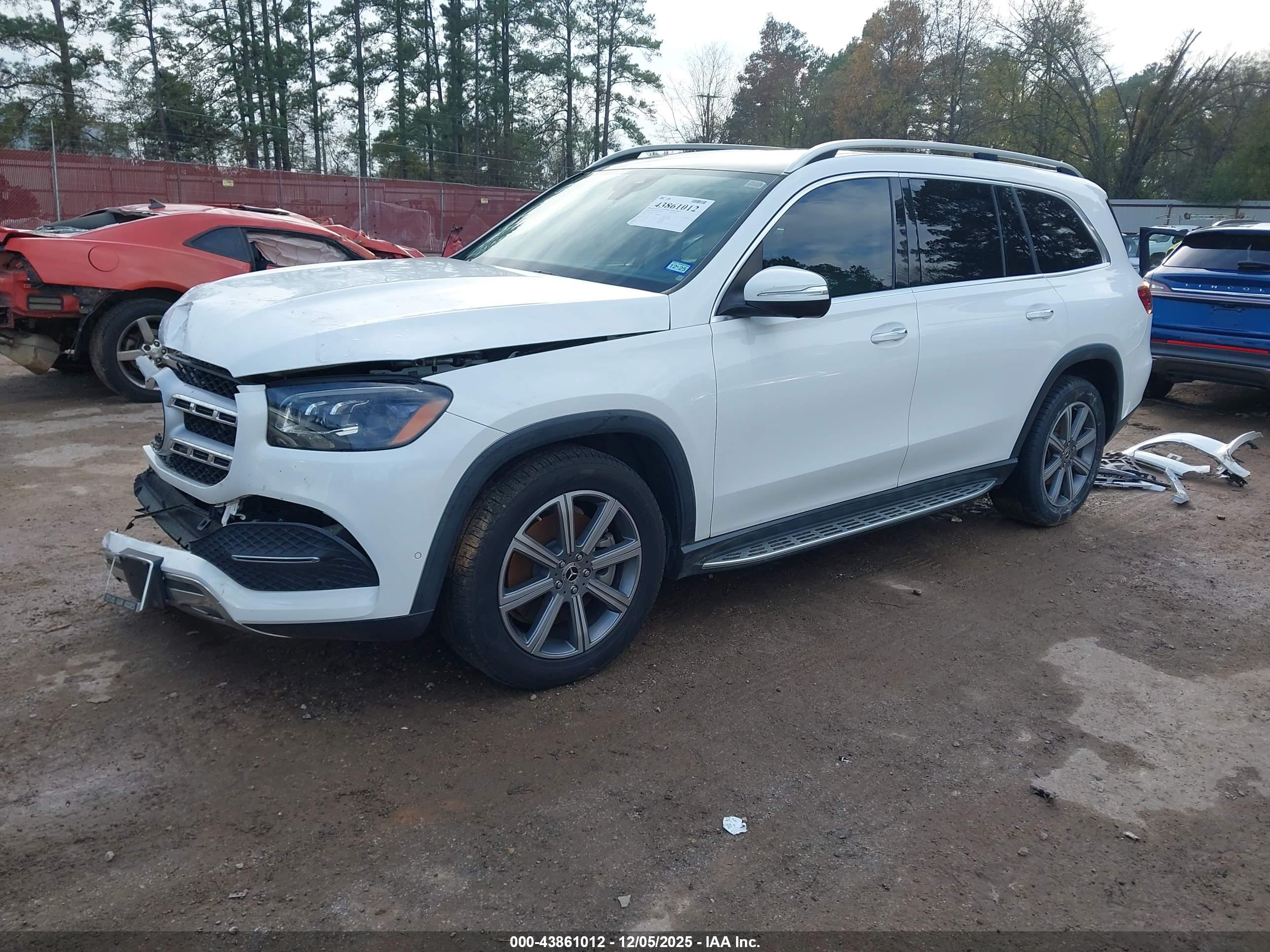 MERCEDES-BENZ GLS image 2