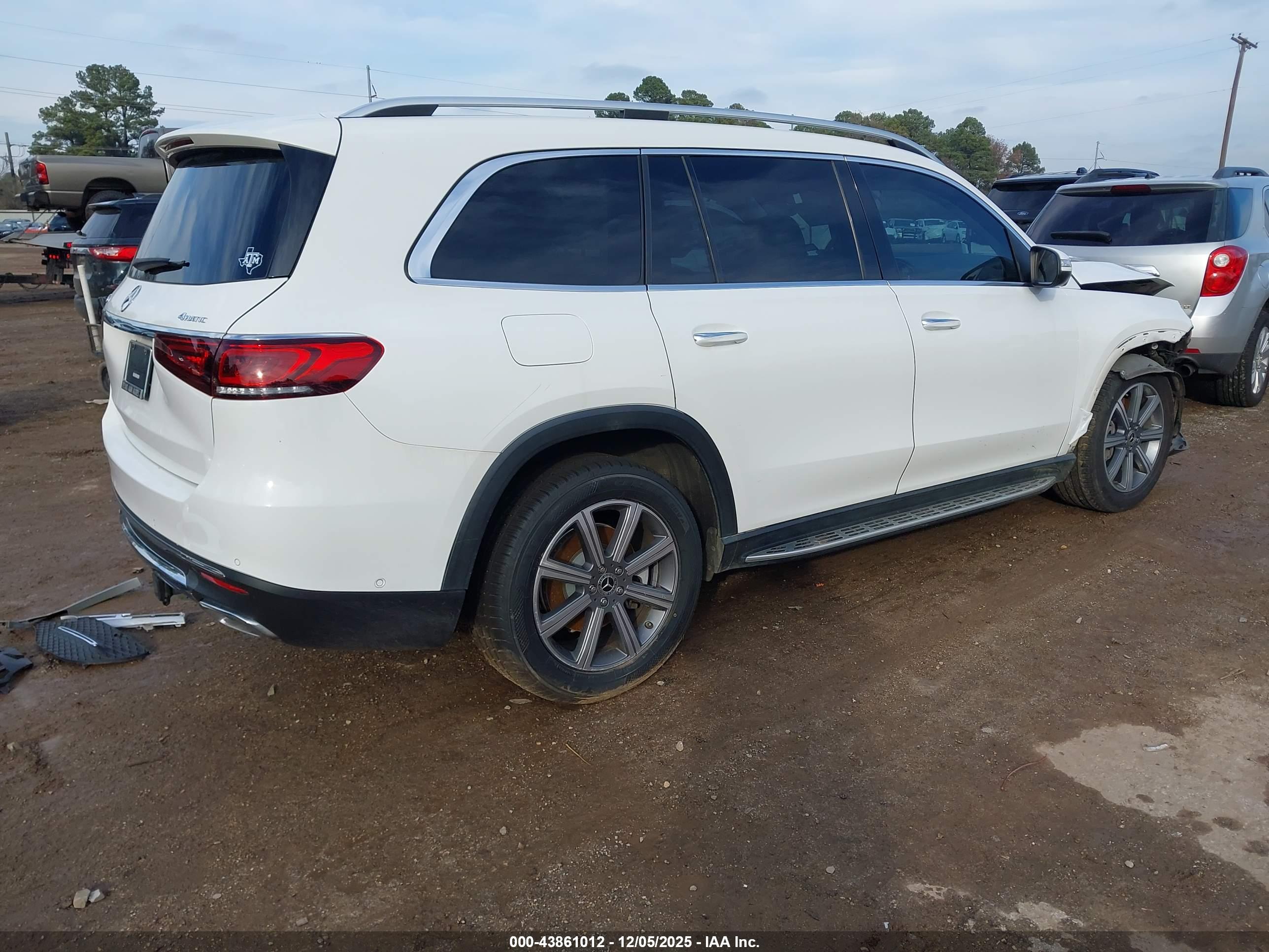 MERCEDES-BENZ GLS image 4